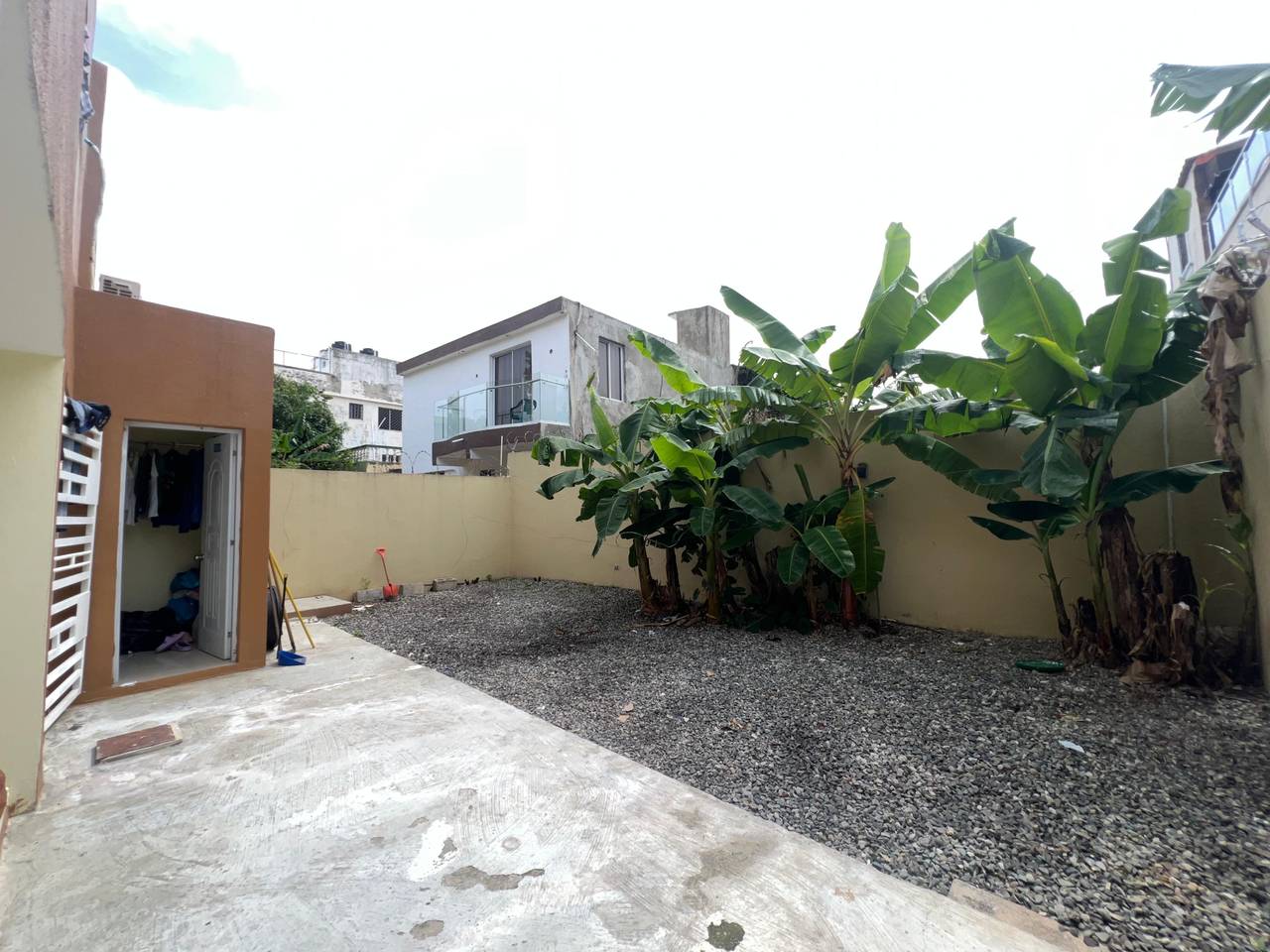 casas - Se vende casa con terraza y patio, Brisa oriental  7