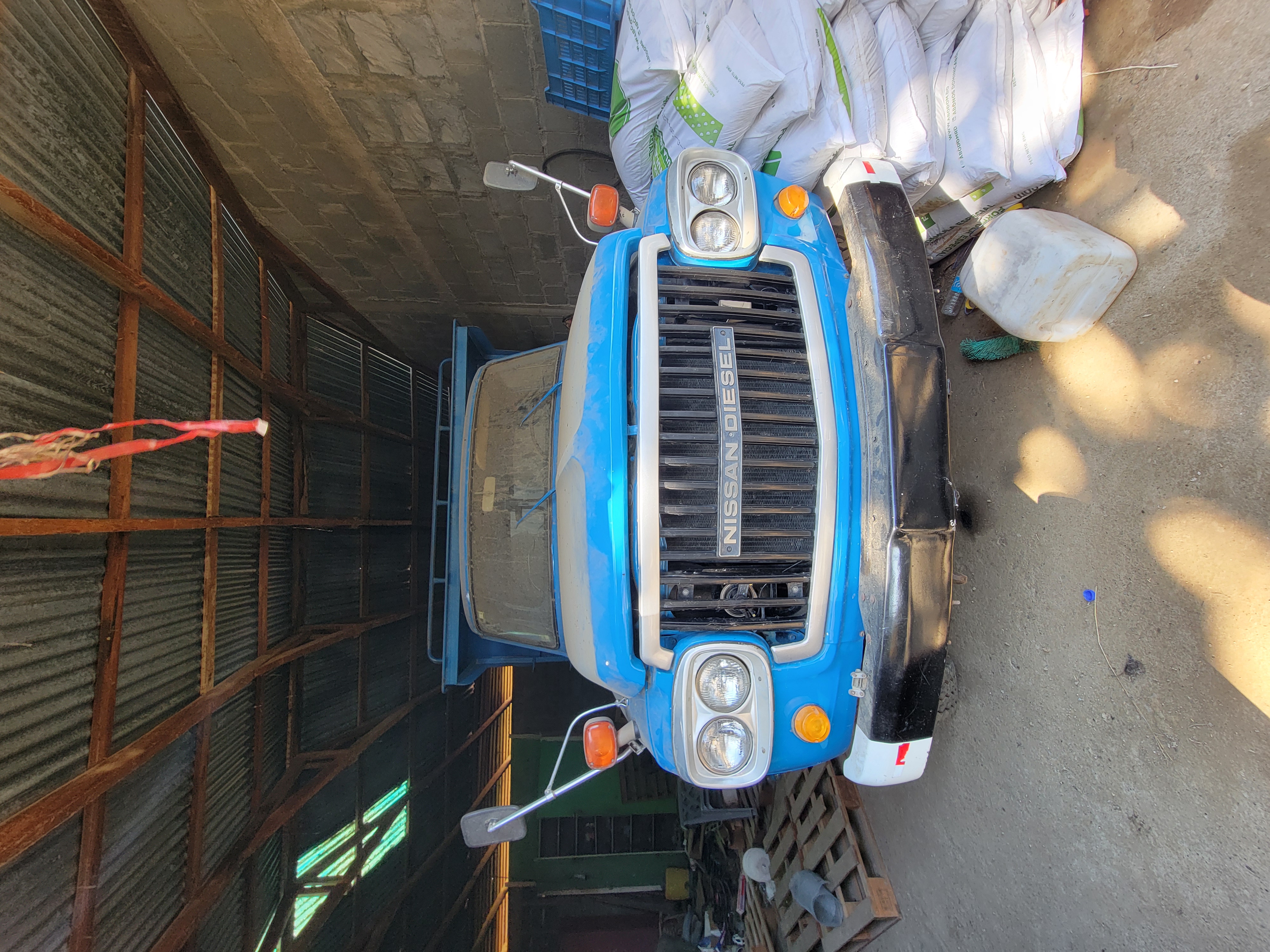 camiones y vehiculos pesados - Nissan Diesel TK80 1988 4