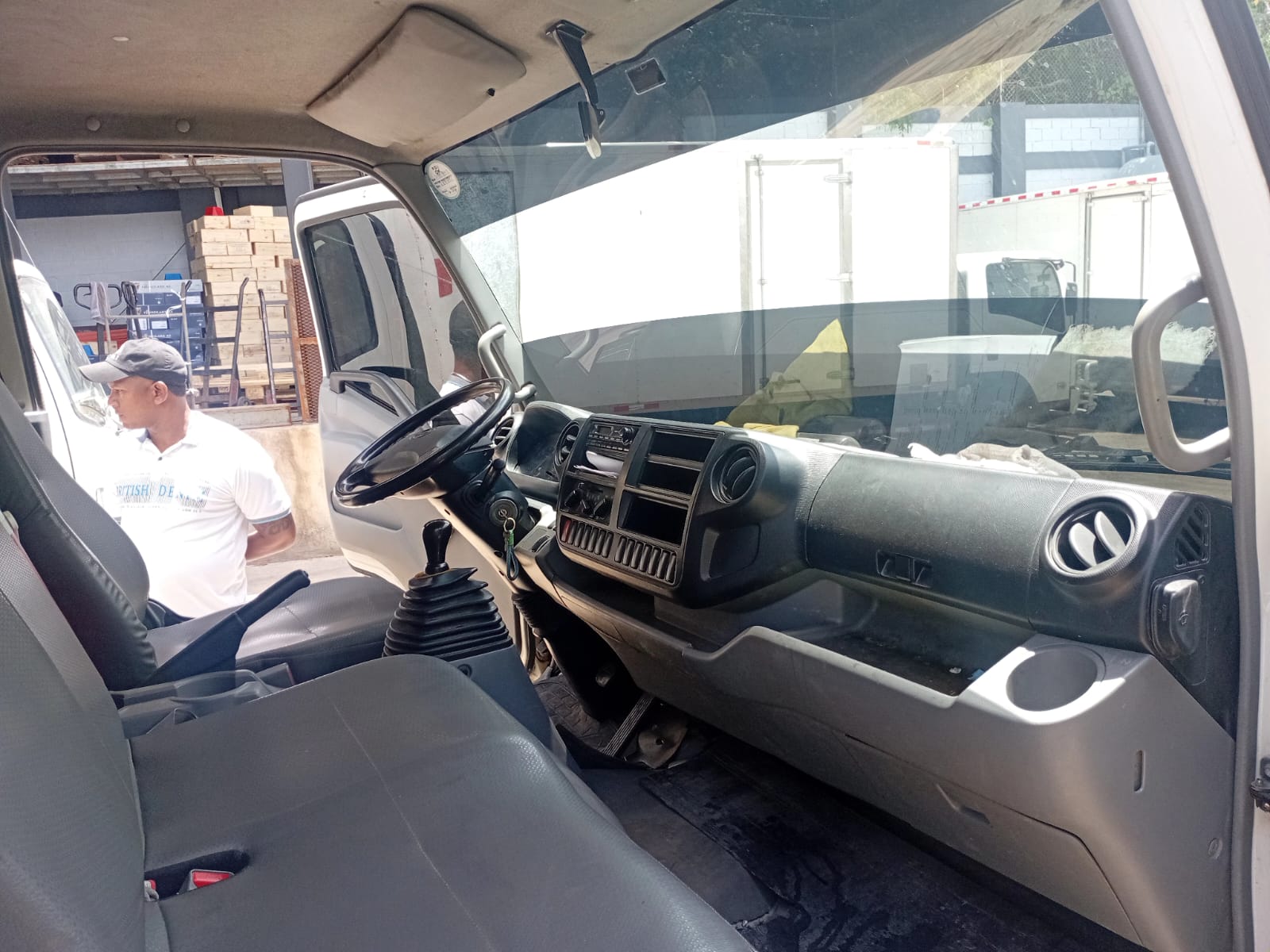 camiones y vehiculos pesados - CAMION HINO WU720L 2016 16pies 2