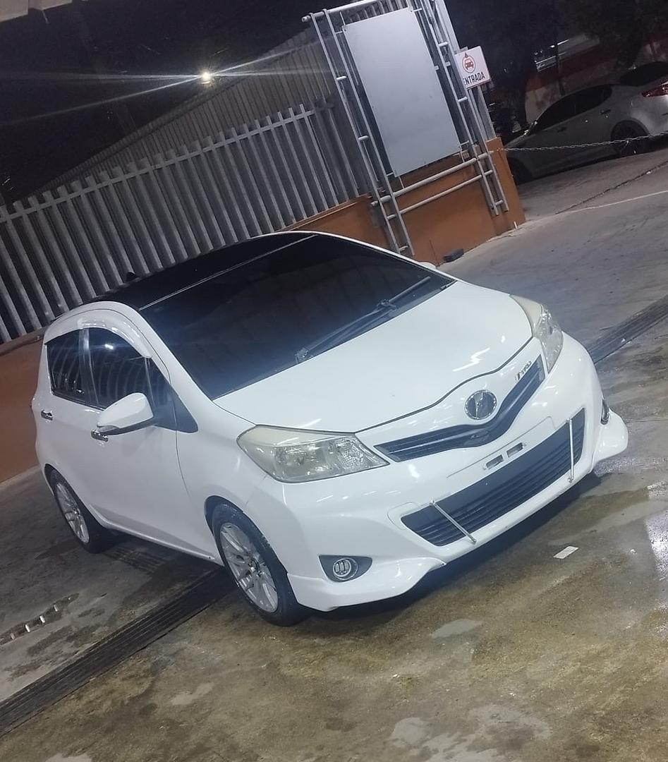 carros - Toyota Vitz 2012 1