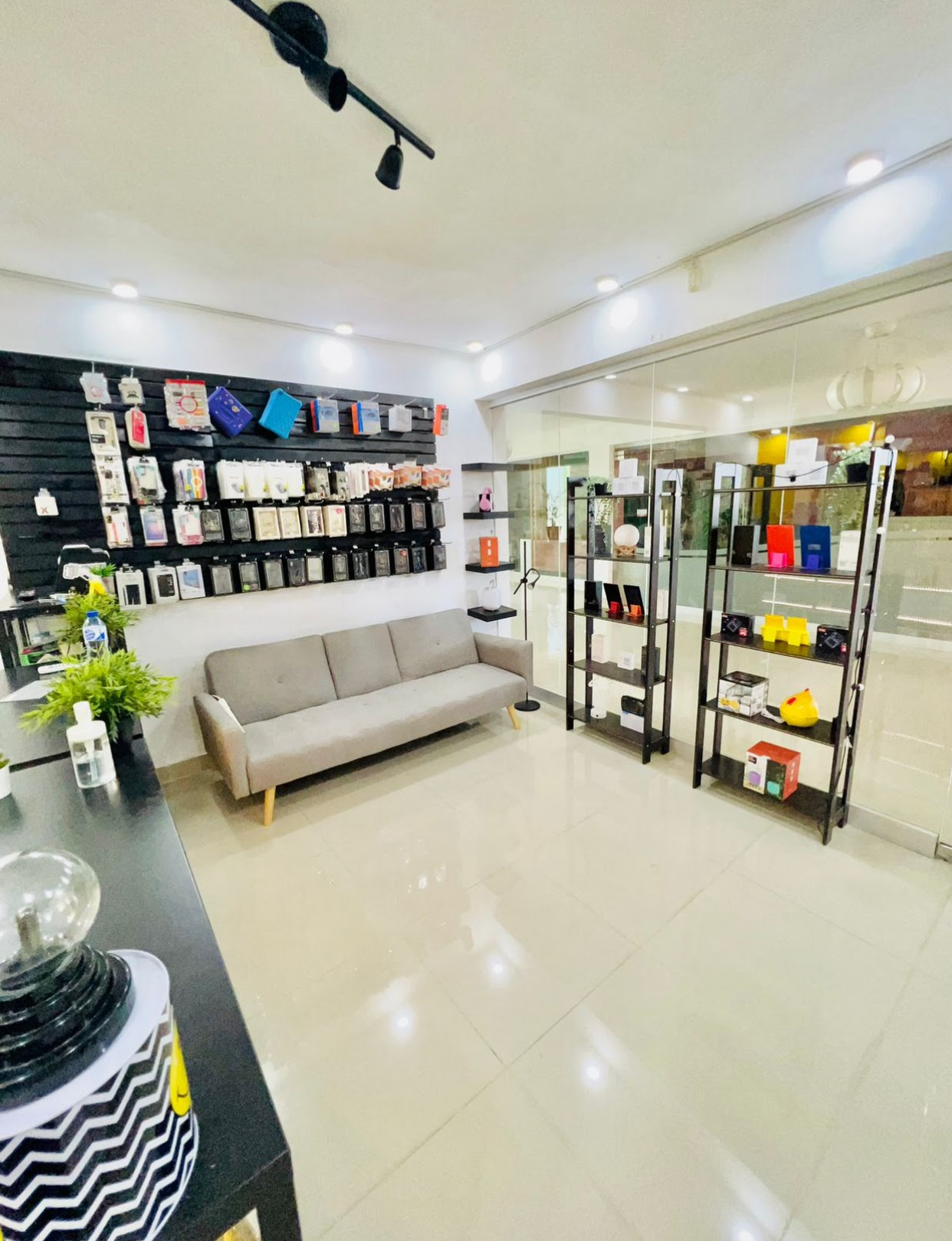 oficinas y locales comerciales - Local en el millon  4