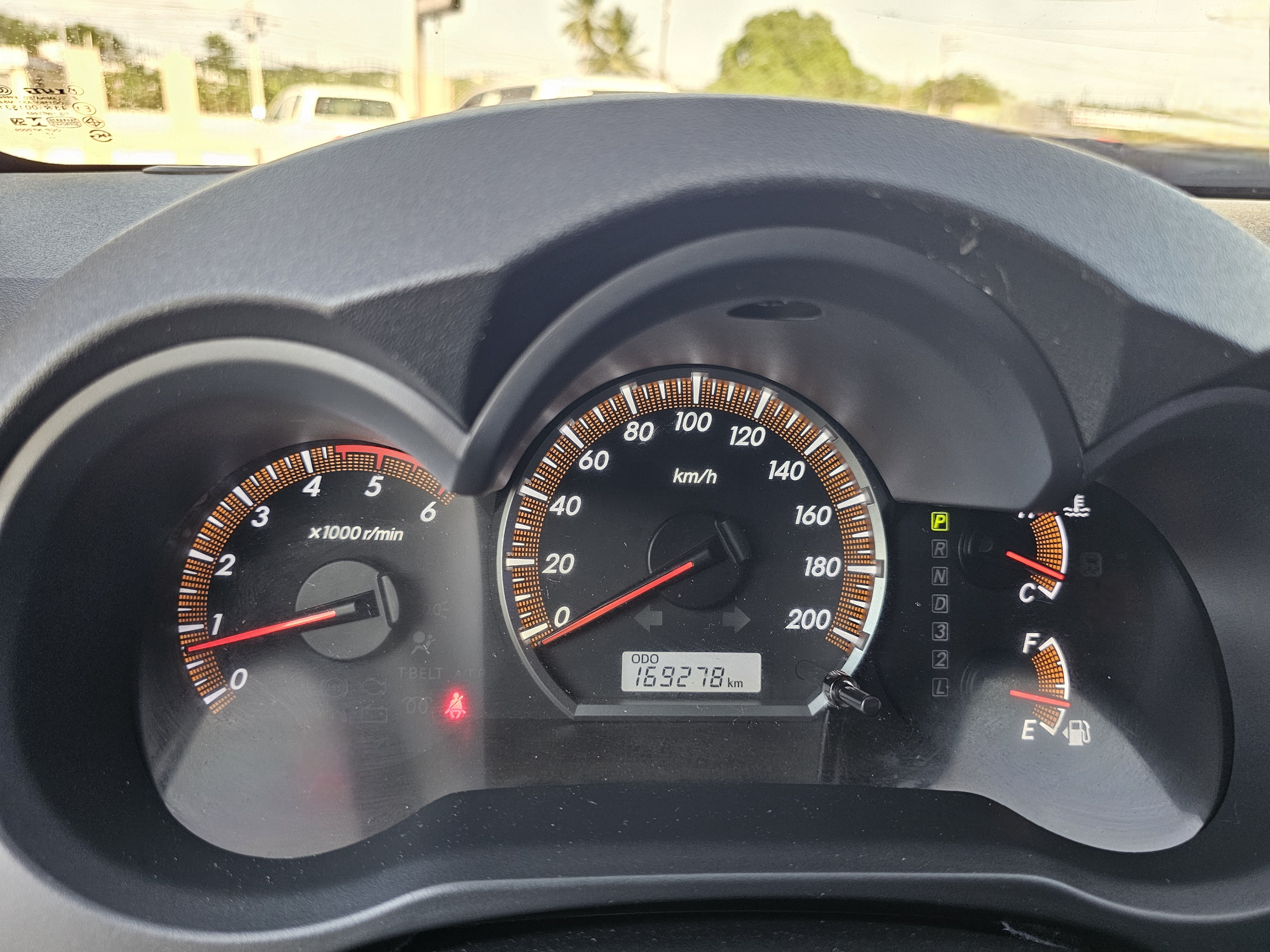 jeepetas y camionetas - Toyota hilux srv año 2013 6