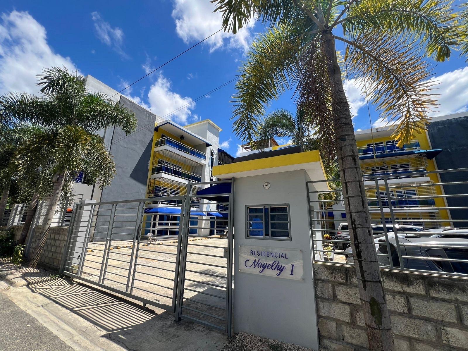 apartamentos - Venta de Apartamento 4ta con terraza privada en la autopista de san Isidro  1