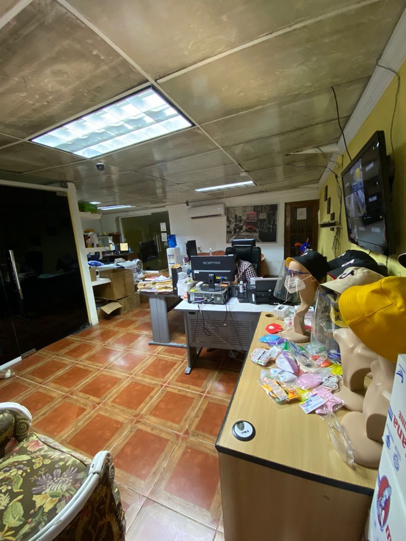 oficinas y locales comerciales - Venta de Almacén con oficinas en San Carlos 1
