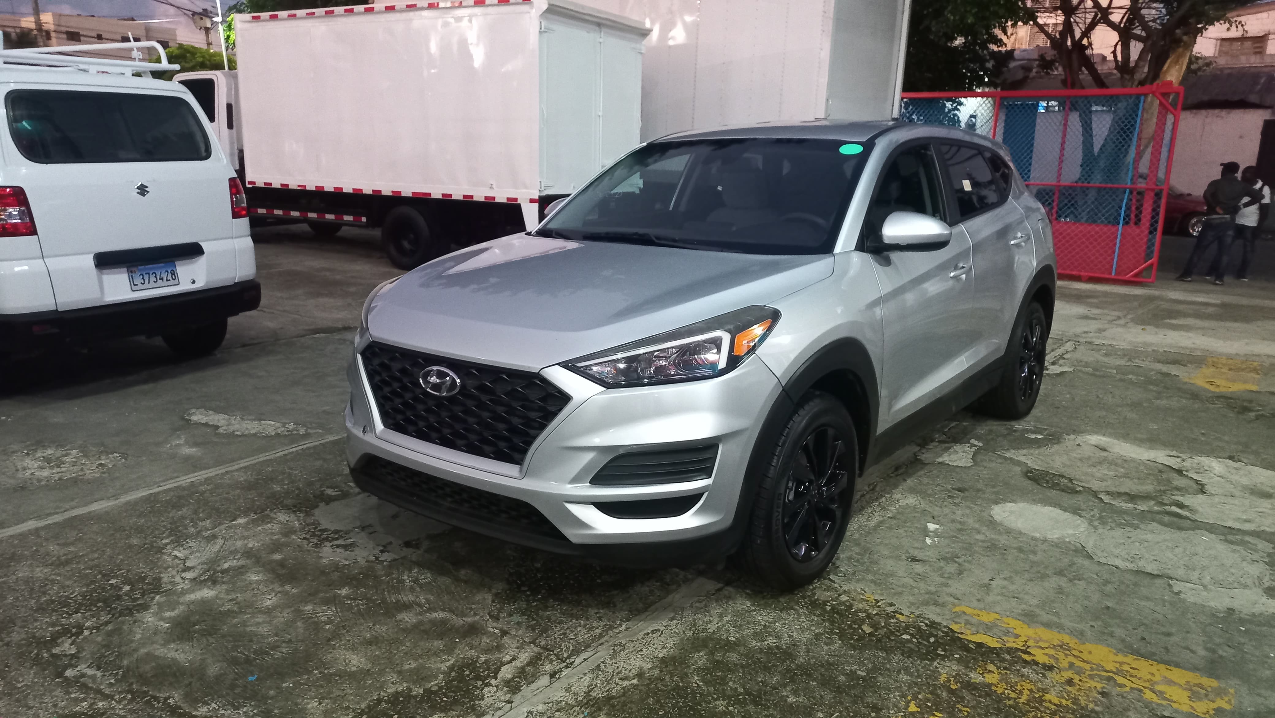 jeepetas y camionetas - Hyundai Tucson SE 2019 BARATA 0