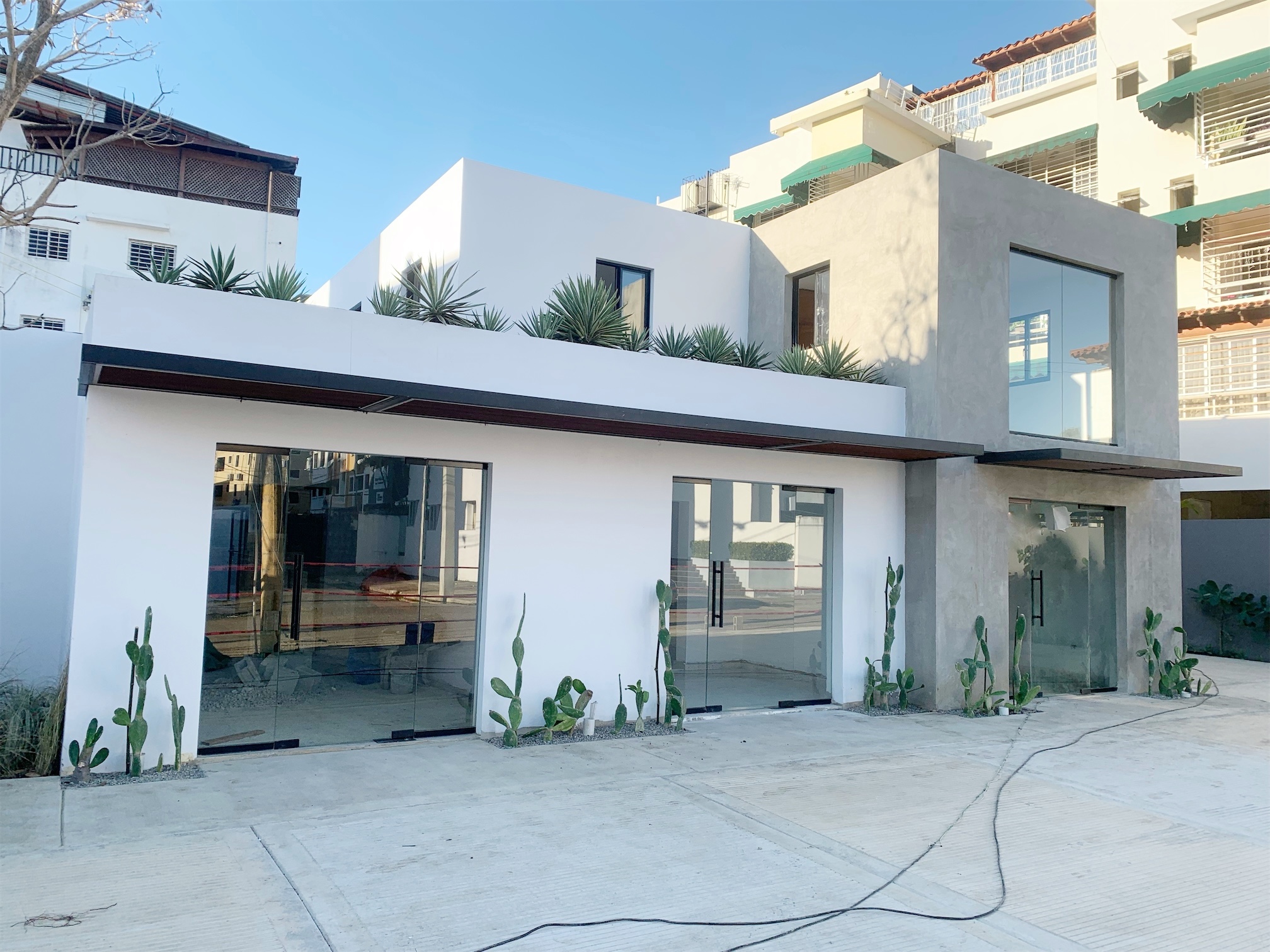 oficinas y locales comerciales - Locales céntricos  primer nivel 1