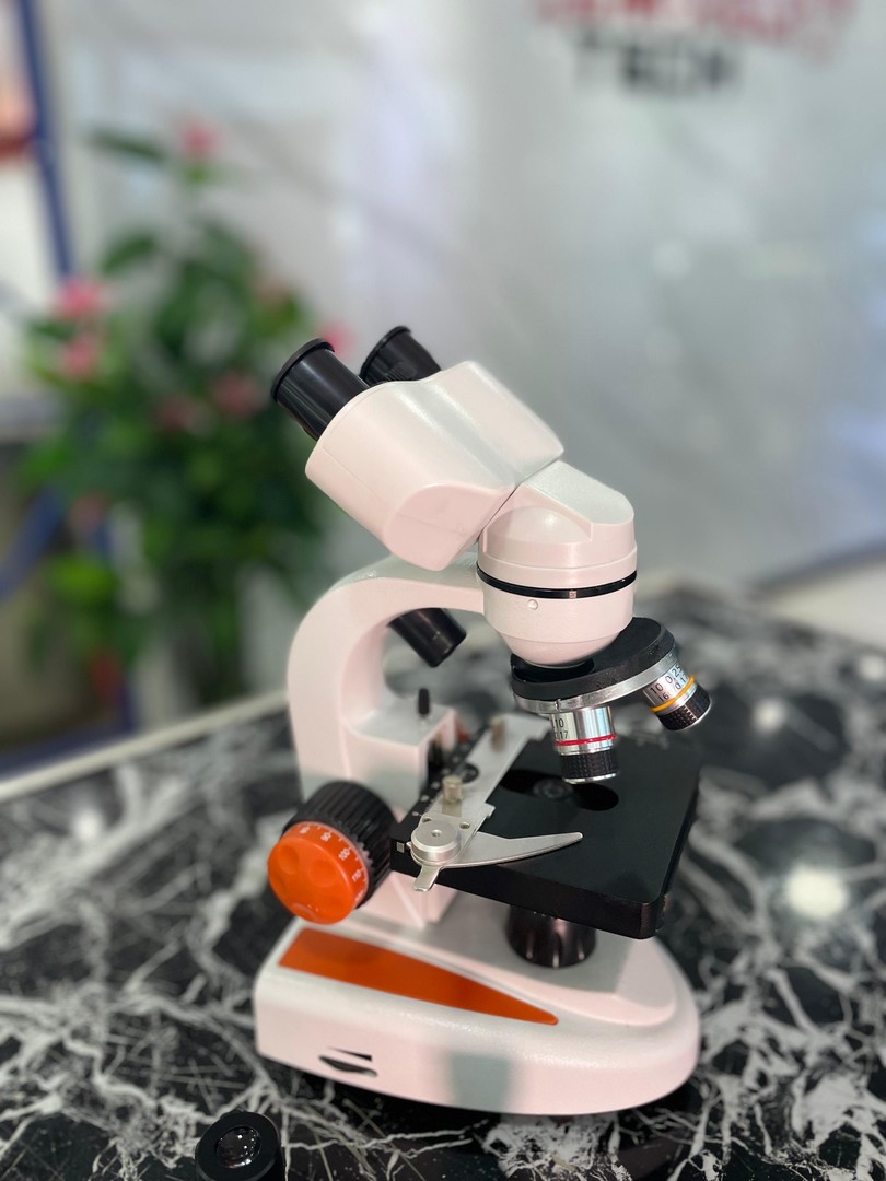 equipos profesionales - Microscopio electrico binocular biologico profesional para examen clínico 6