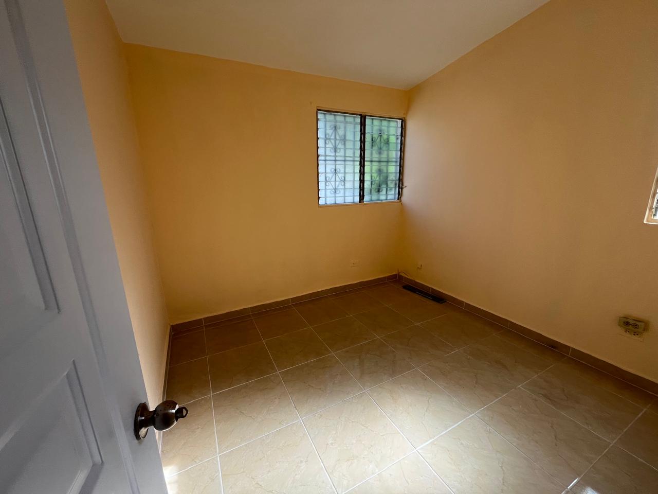 casas - La Romana casa 3 hab amplio patio alquiler y venta 1