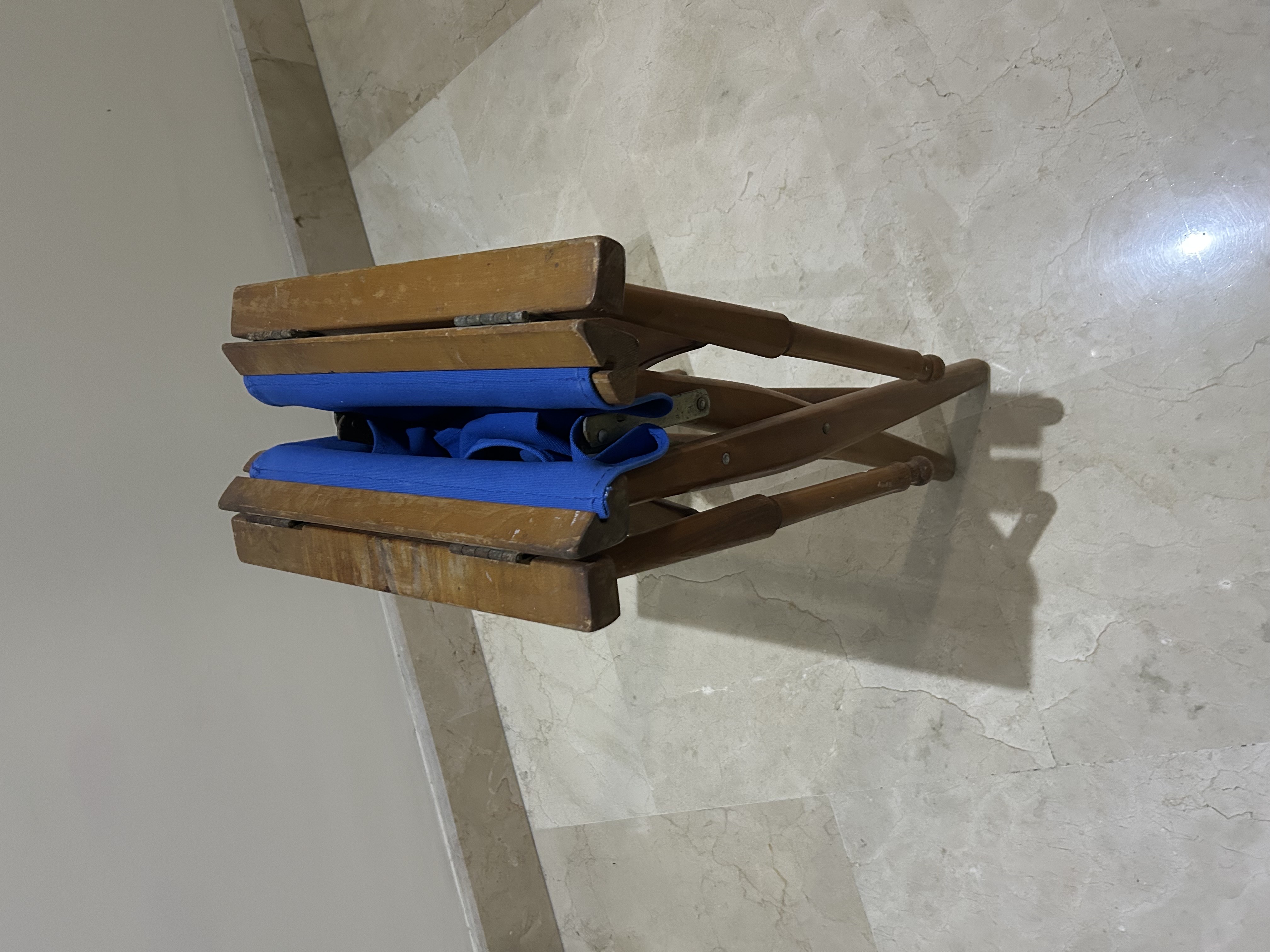 muebles y colchones - Sillas Plegables de madera con descasa brazos  2