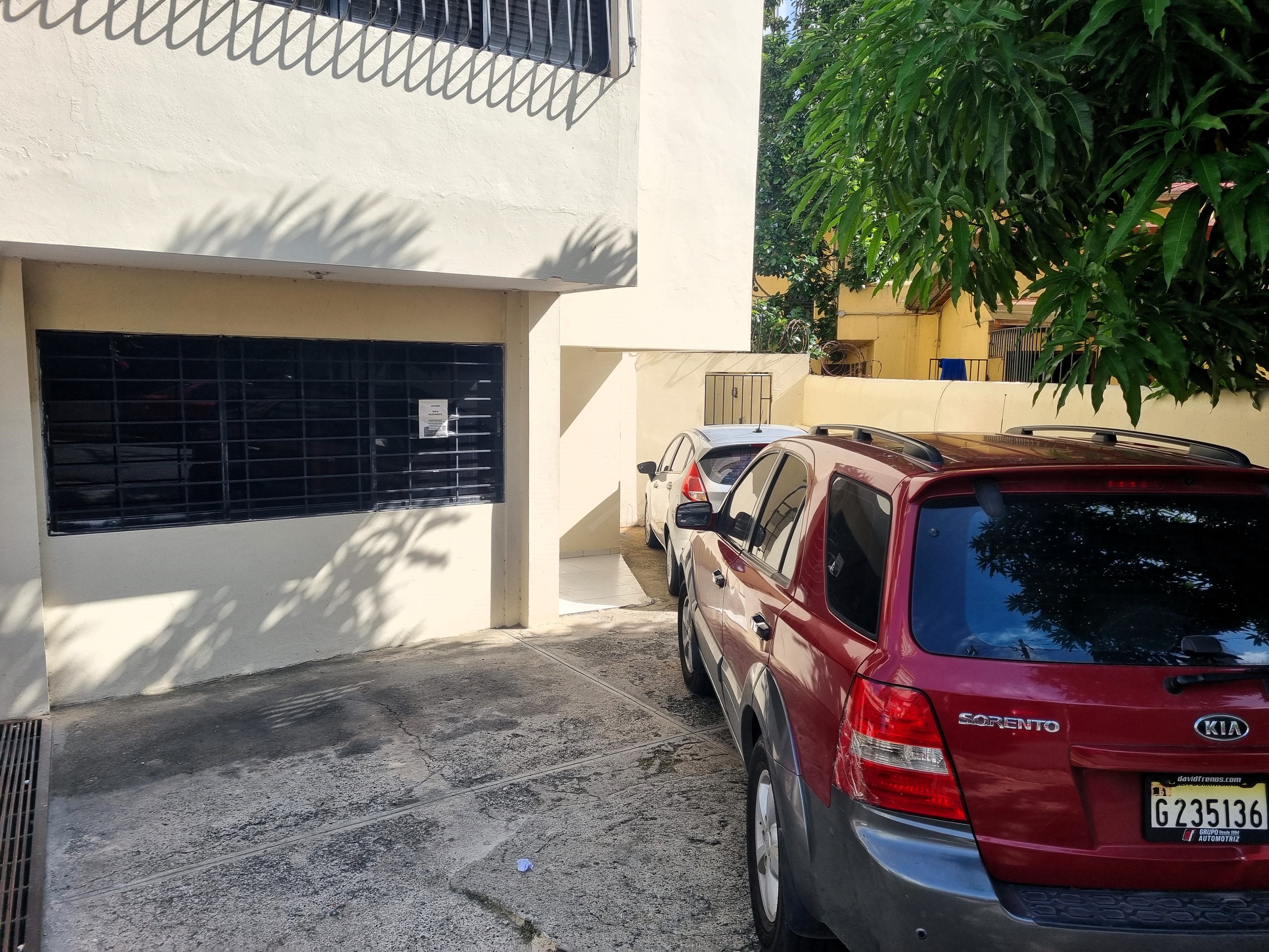 oficinas y locales comerciales - Se vende local comercial en Arrollo Hondo  7