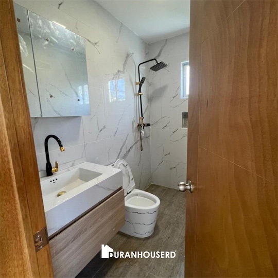 casas - Venta de casa en la autopista de san Isidro brisa oriental Santo Domingo este  1