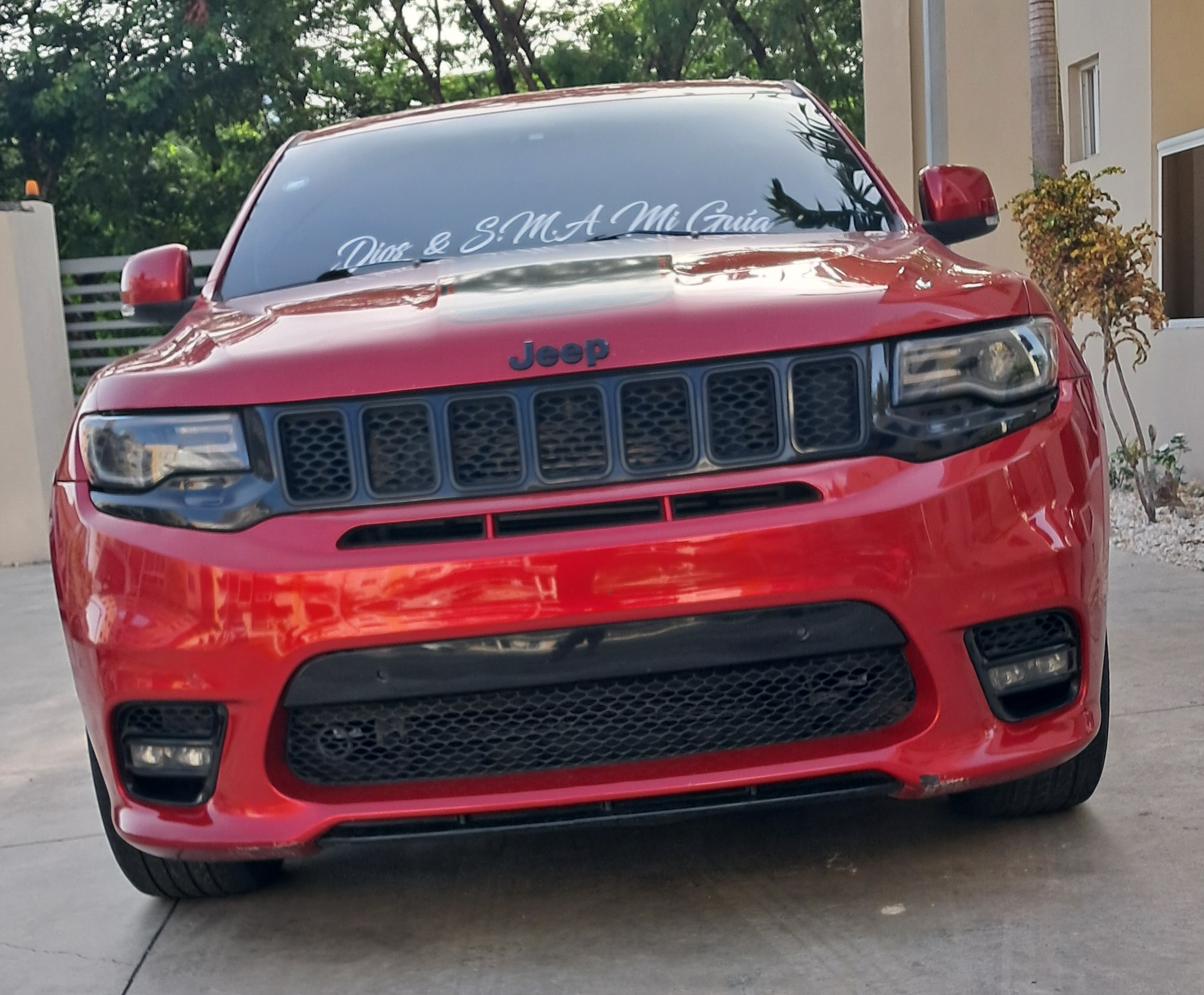 jeepetas y camionetas - Se vende cherokee overland modificada a SRT 2019
