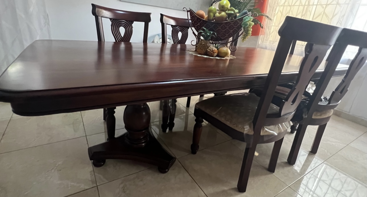 muebles y colchones - Comedor en caoba de 8 puestos. 1