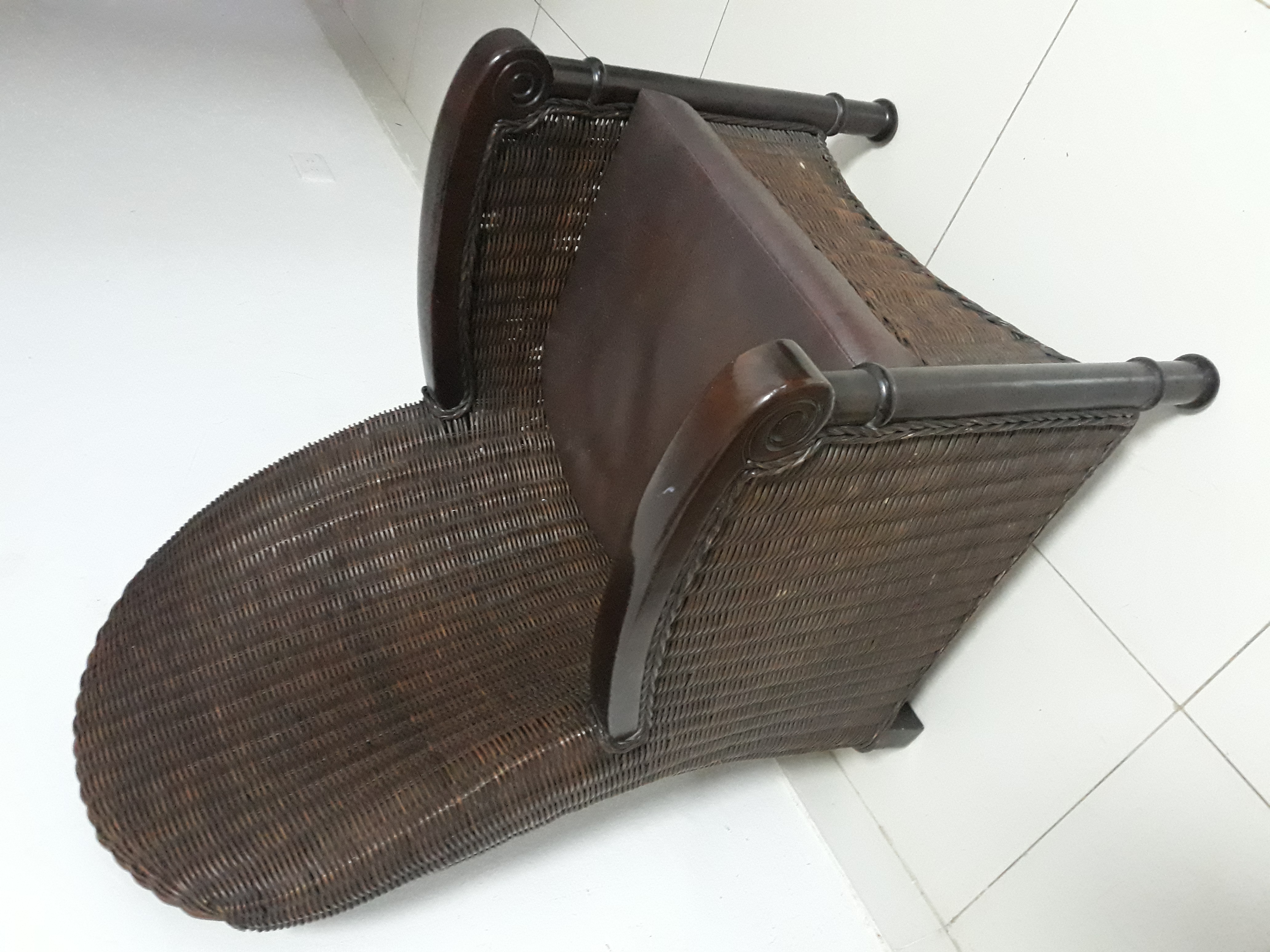 muebles y colchones - Vendo hermosa y cómoda silla  0