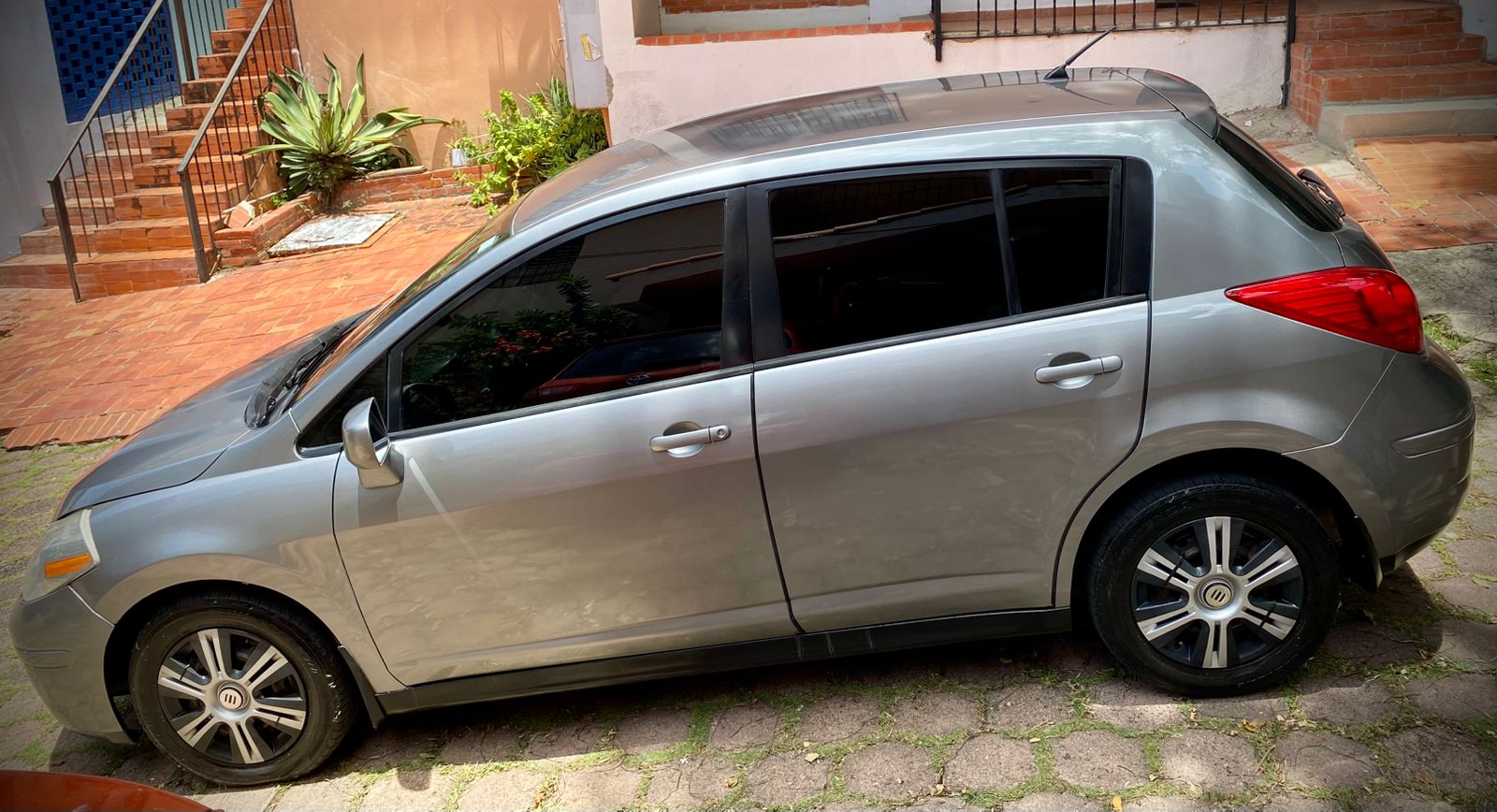carros - nissan versa 2008 en exelentes condiciones