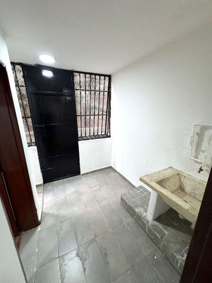 apartamentos - Vendo apartamento en 1er piso, Gazcue.  8