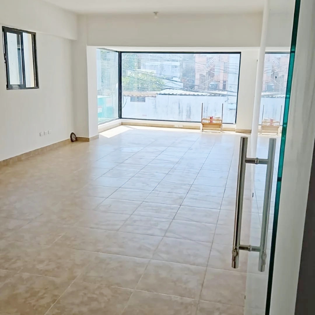 oficinas y locales comerciales - Local céntrico en Arroyo hondo  3