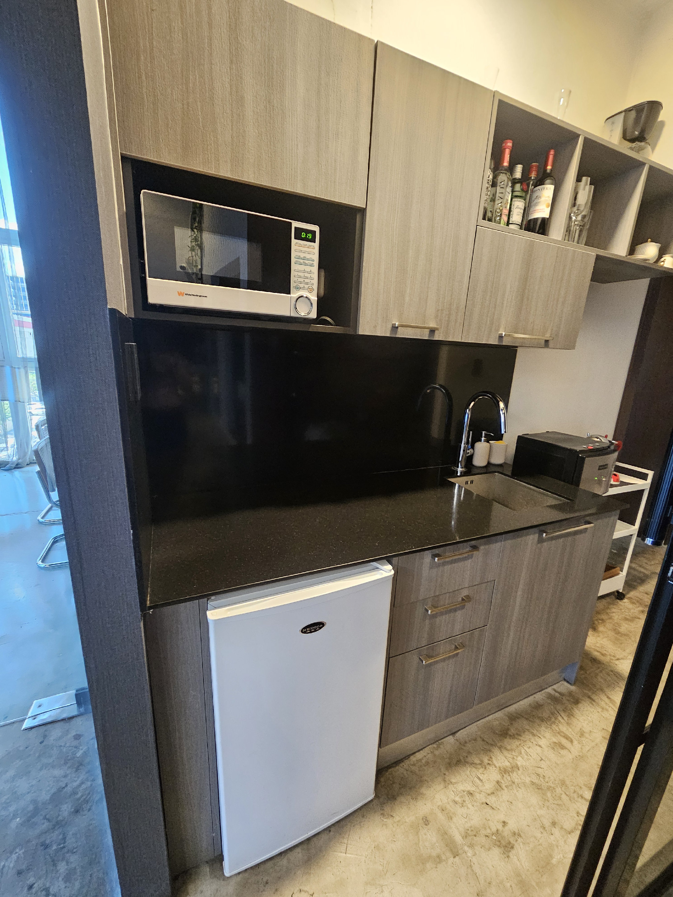 cocina - Módulo de kitchenette moderno – Gabinetes +Tope incluido (sin electrodomésticos)