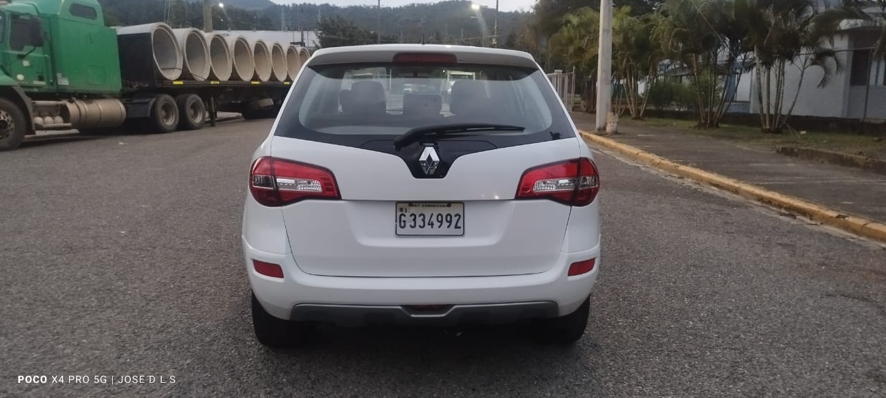jeepetas y camionetas - vendo mi Renault Koleos 4x2 2014 en excelentes condiciones  2