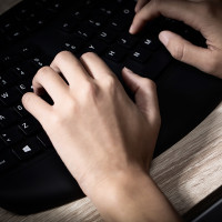 computadoras y laptops - TECLADO KLIPX MAJESTIK USB, ERGONOMICO, MULTIMEDIA, CON SCROLL,BLACK, ESPAÑOL 2
