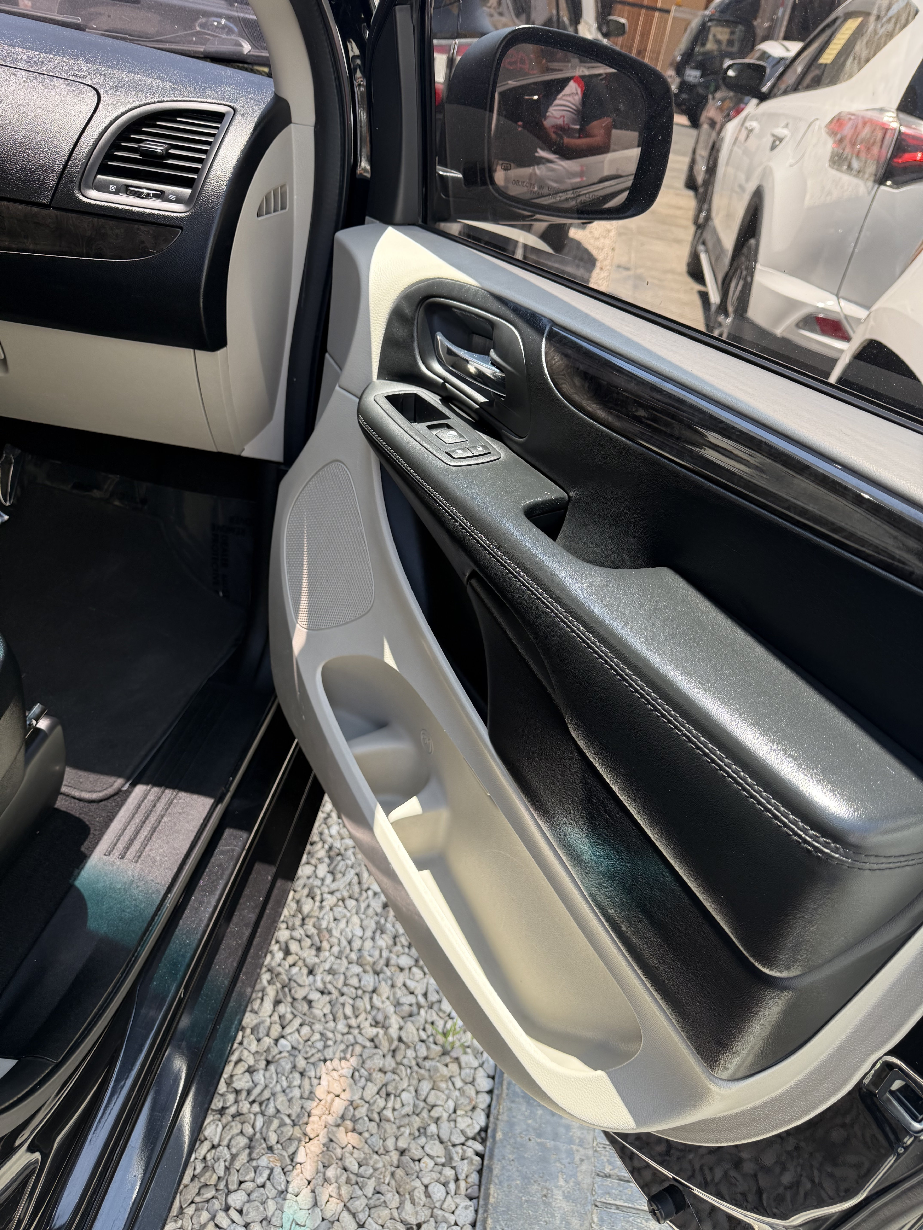 jeepetas y camionetas - se vende Dodge Caravan 2017  9