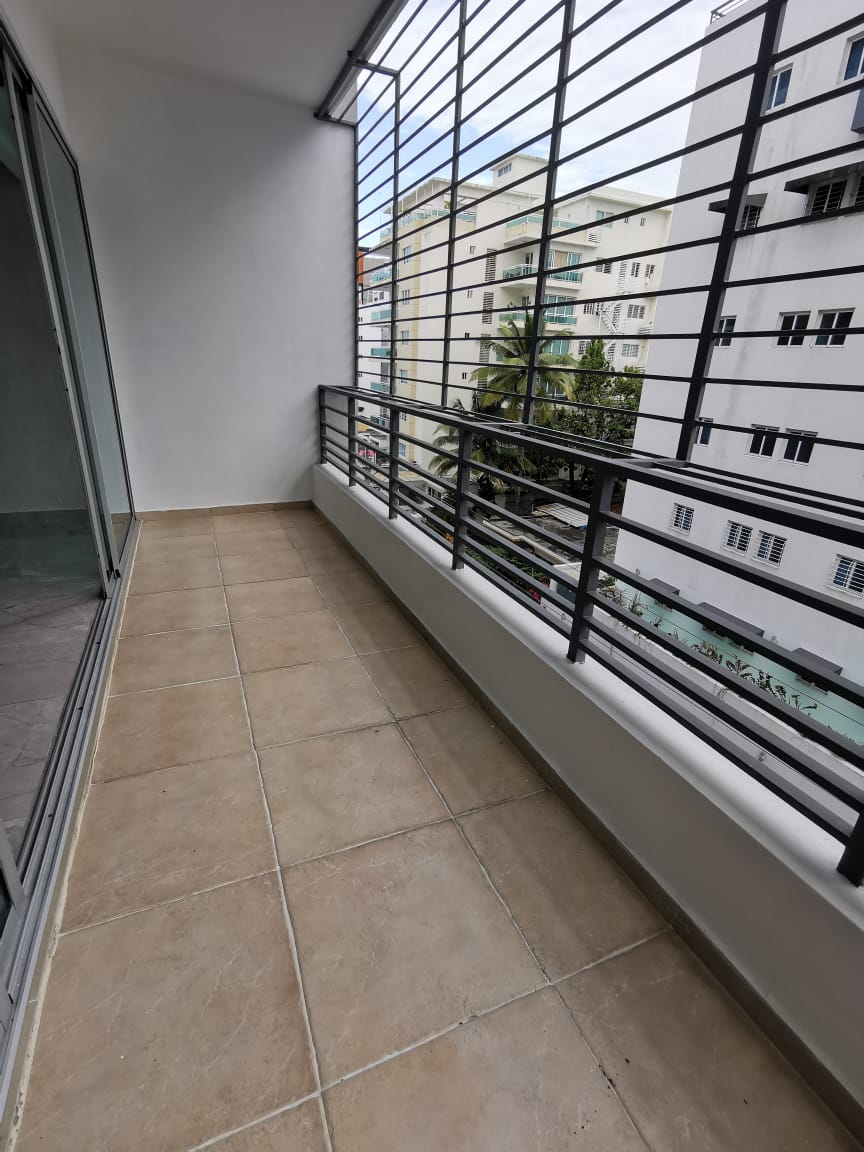 apartamentos - VENDO APART. DE 186 MTS EN TORRE FAMILIAR EVARISTO