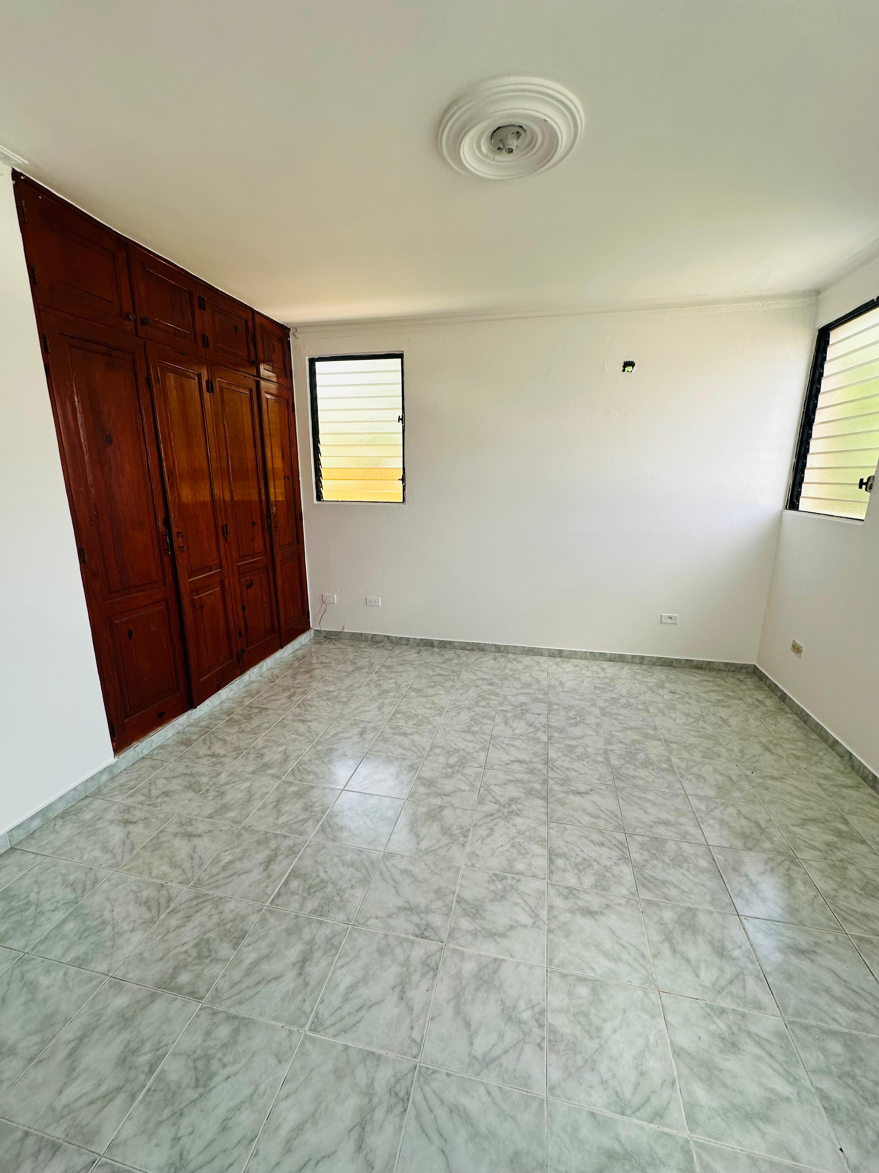 apartamentos - Apartamento en alquiler en 3er nivel –Padre Las Casas, próximo al Parque Central 8