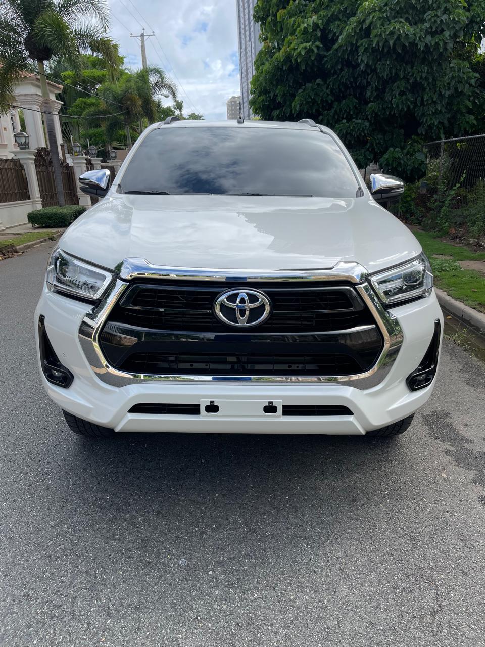 jeepetas y camionetas - Toyota hilux 2022 0