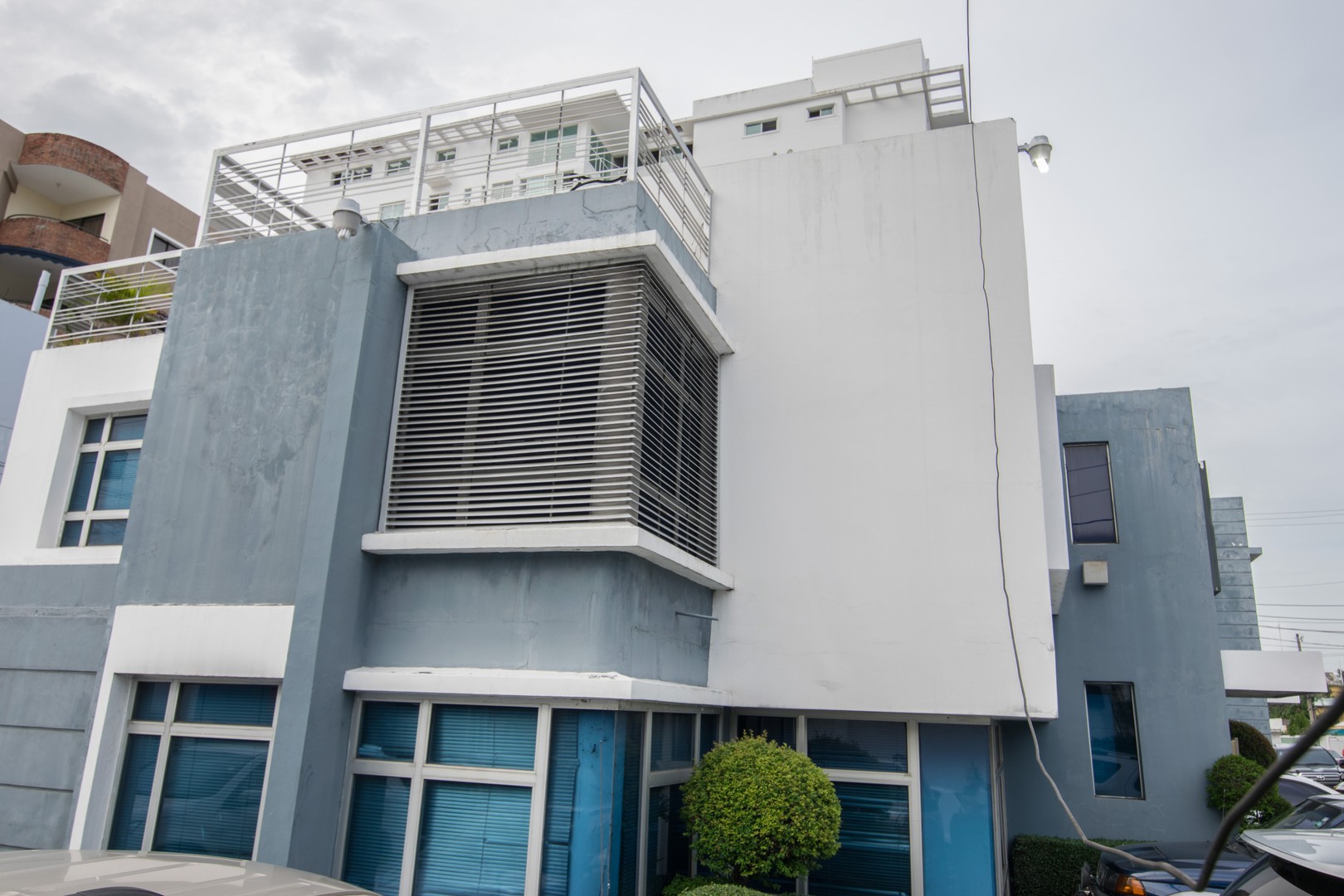 oficinas y locales comerciales - Edificio de oficinas en renta y venta en Evaristo Morales  0