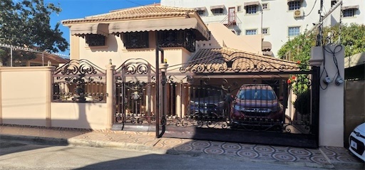 casas - Casa en la autopista de san Isidro con jacuzzi 0