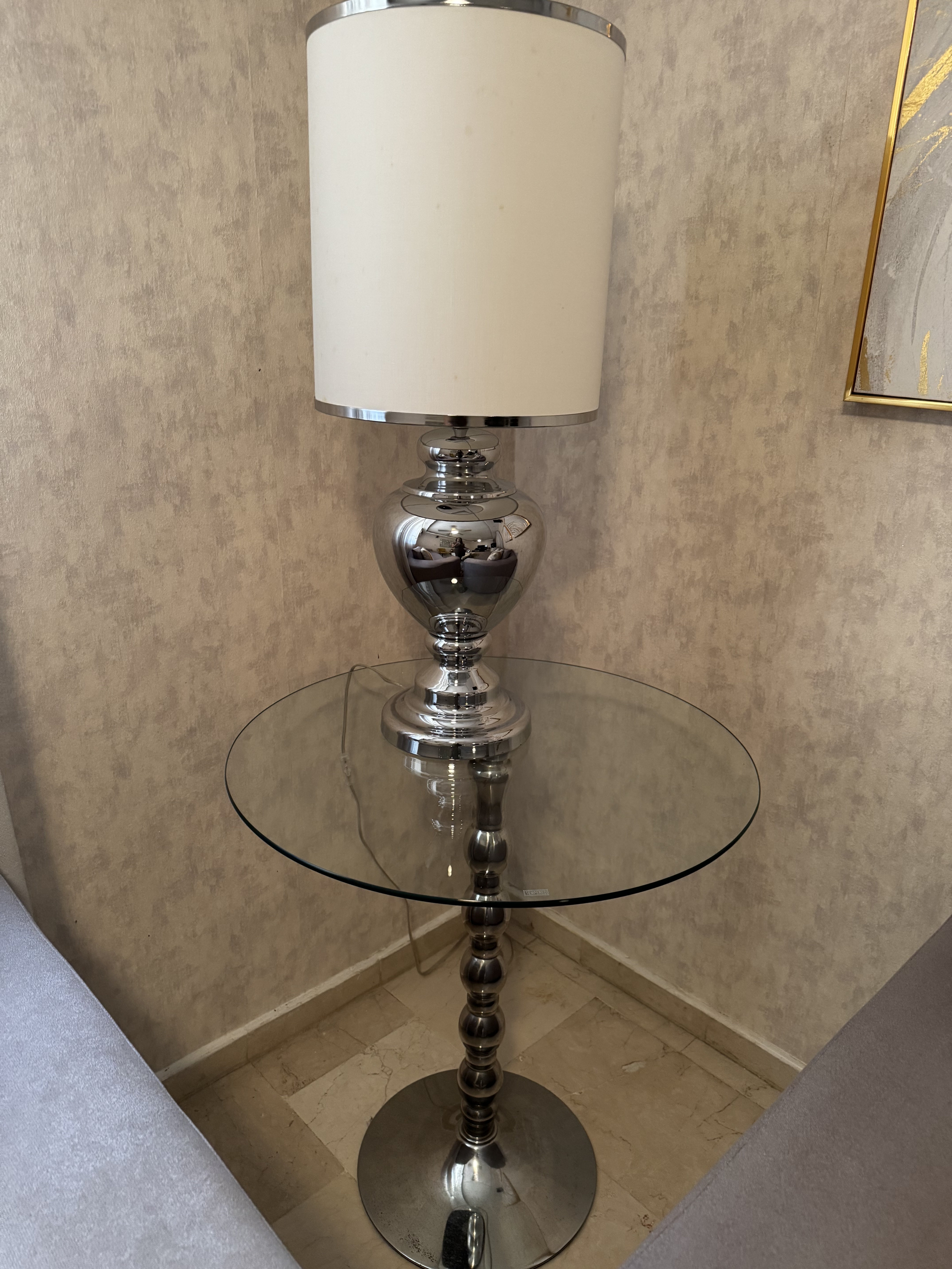 decoración y accesorios - Mesa y lámparas en excelentes condiciones