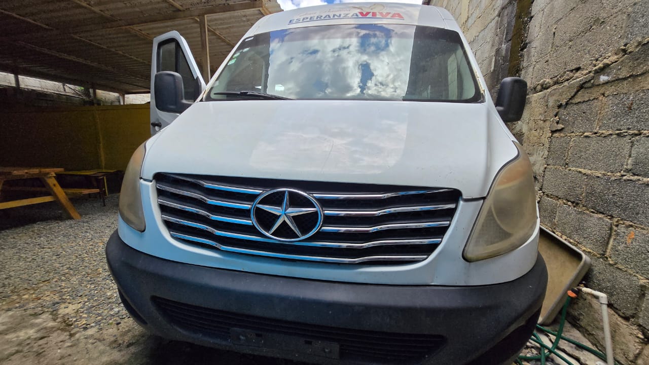 otros vehiculos - Venta de oportunidad: Minibús JAC Sunray 2016 – 17 Pasajeros  1