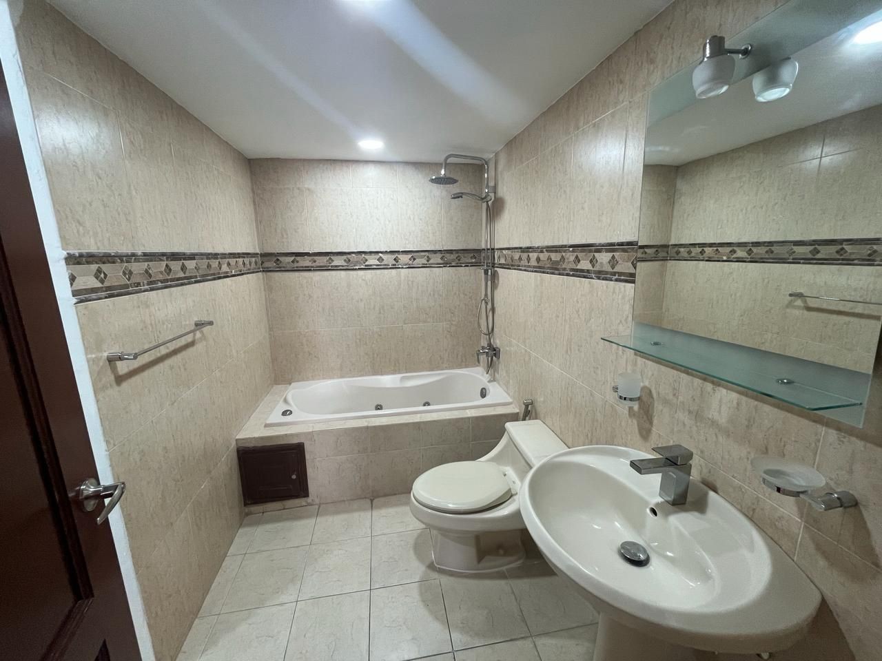 apartamentos - Apartamento en alquiler en Piantini, Espacioso de 3 habitaciones 5