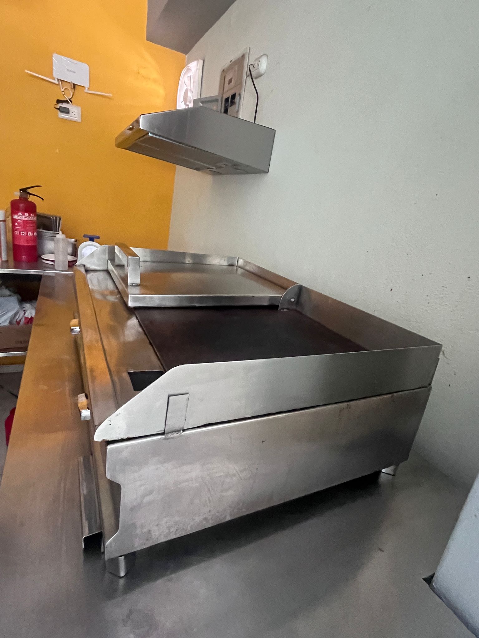 equipos profesionales - Plancha Acero inoxidable + Freidora 2 canastos  4