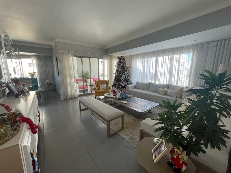 apartamentos - Venta de apartamento de 266mts ubicado en naco distrito nacional 6