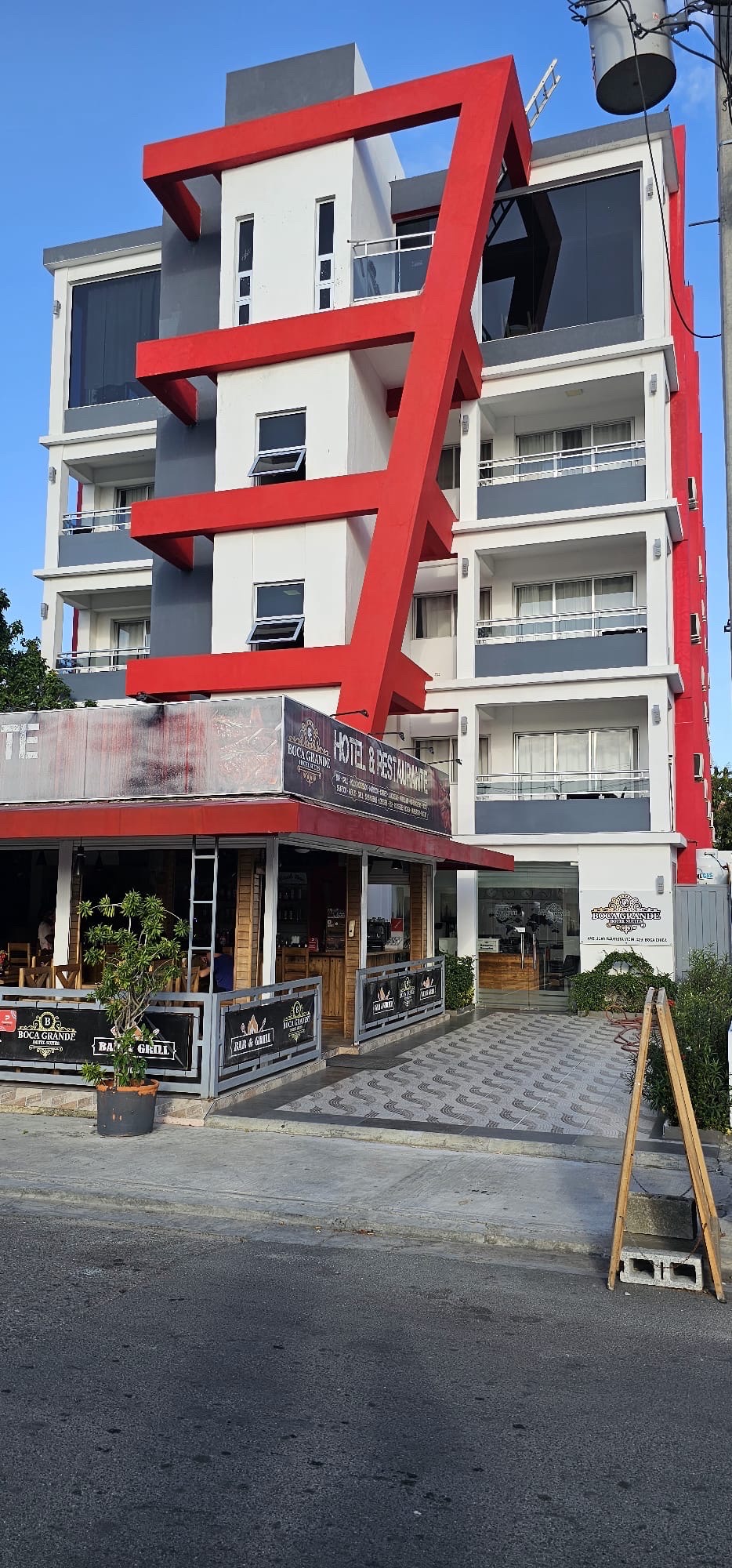 otros inmuebles - venta de hotel en boca chica con 24 habitaciones Santo Domingo  2