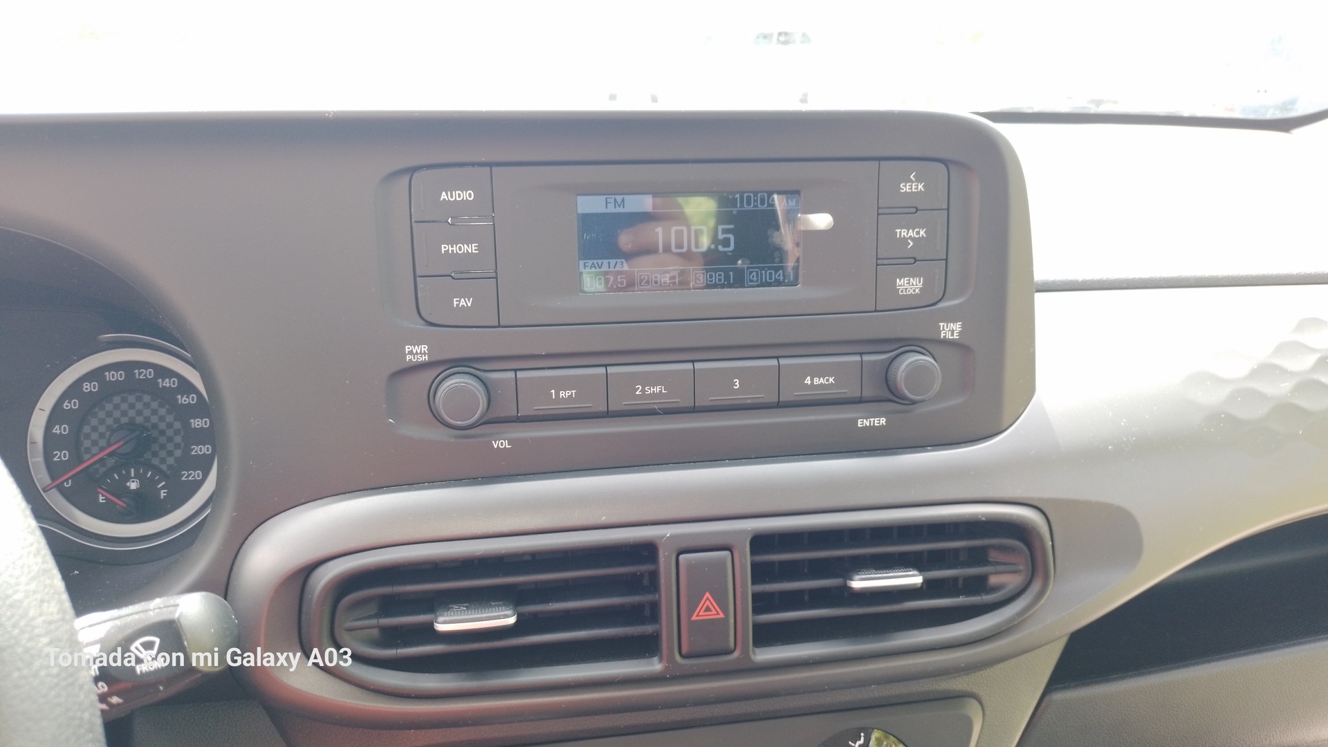 carros - Vendo hiunday grand i10 2024 con 3000 km originales  4