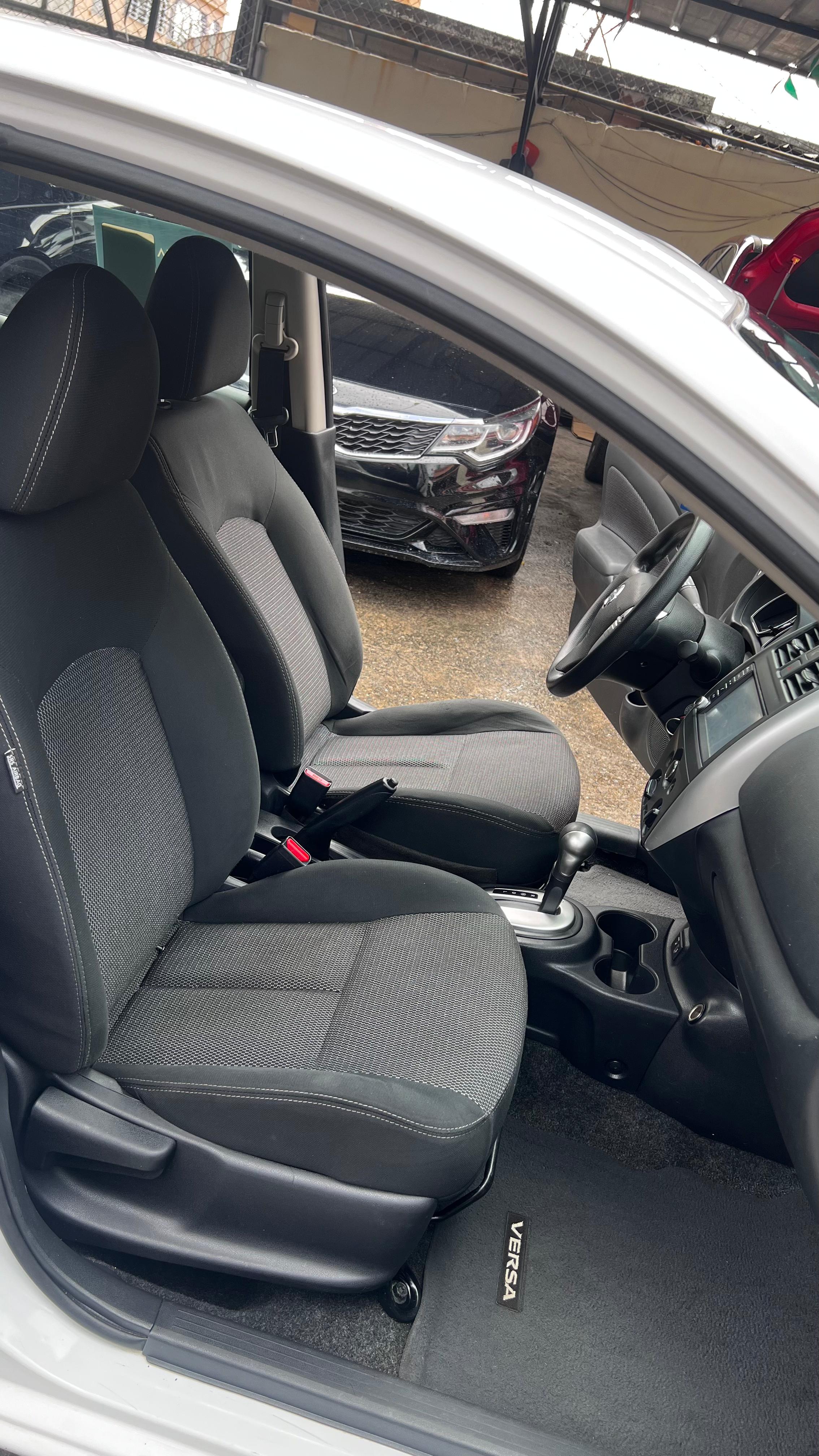 carros - Nissan Versa SV 2019  4