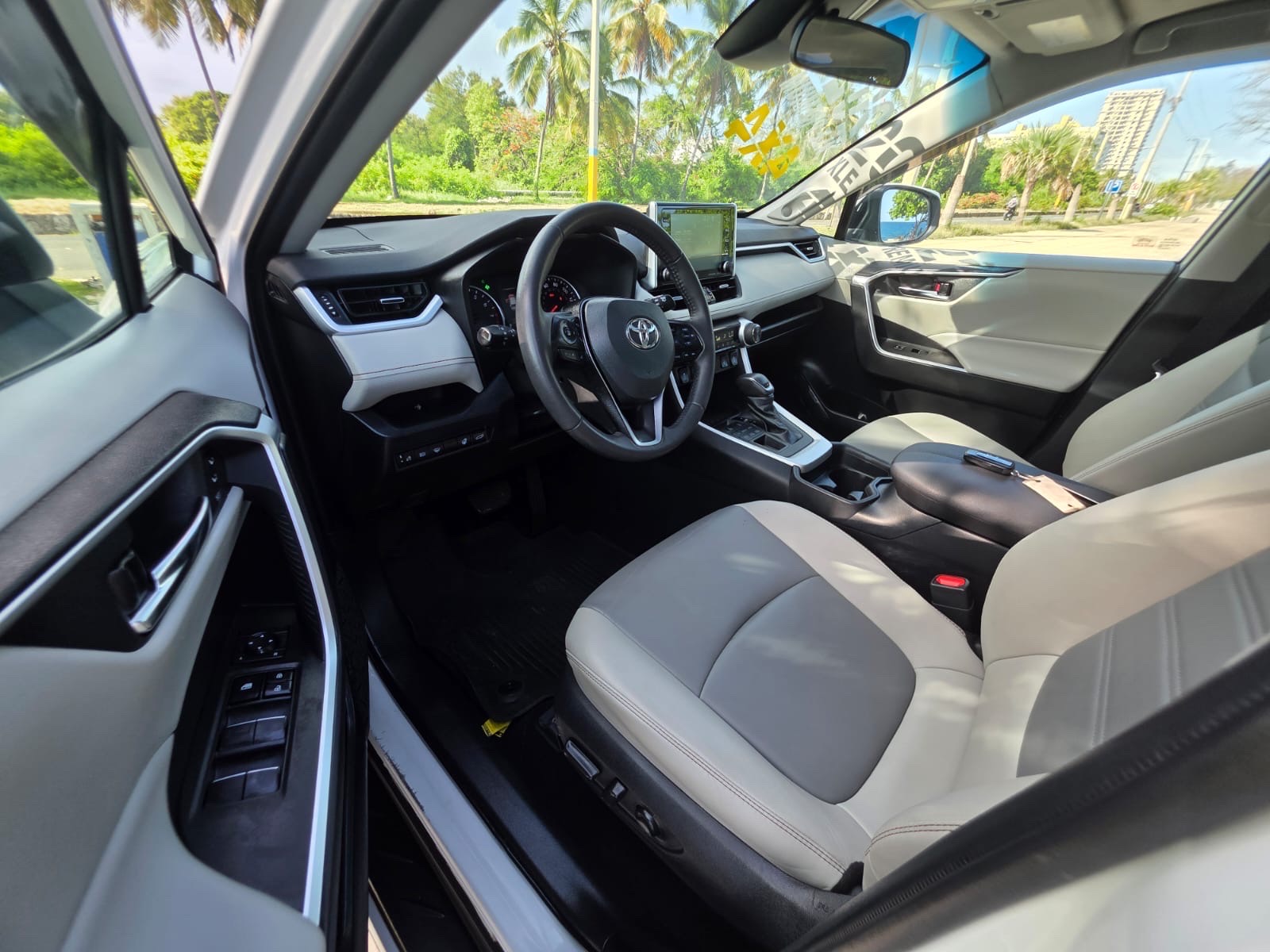 jeepetas y camionetas - TOYOTA RAV4 XLE PREMIUM 2021 RECIÉN IMPORTADA 4X4 FULL FULL AMERICANA NEW! 8