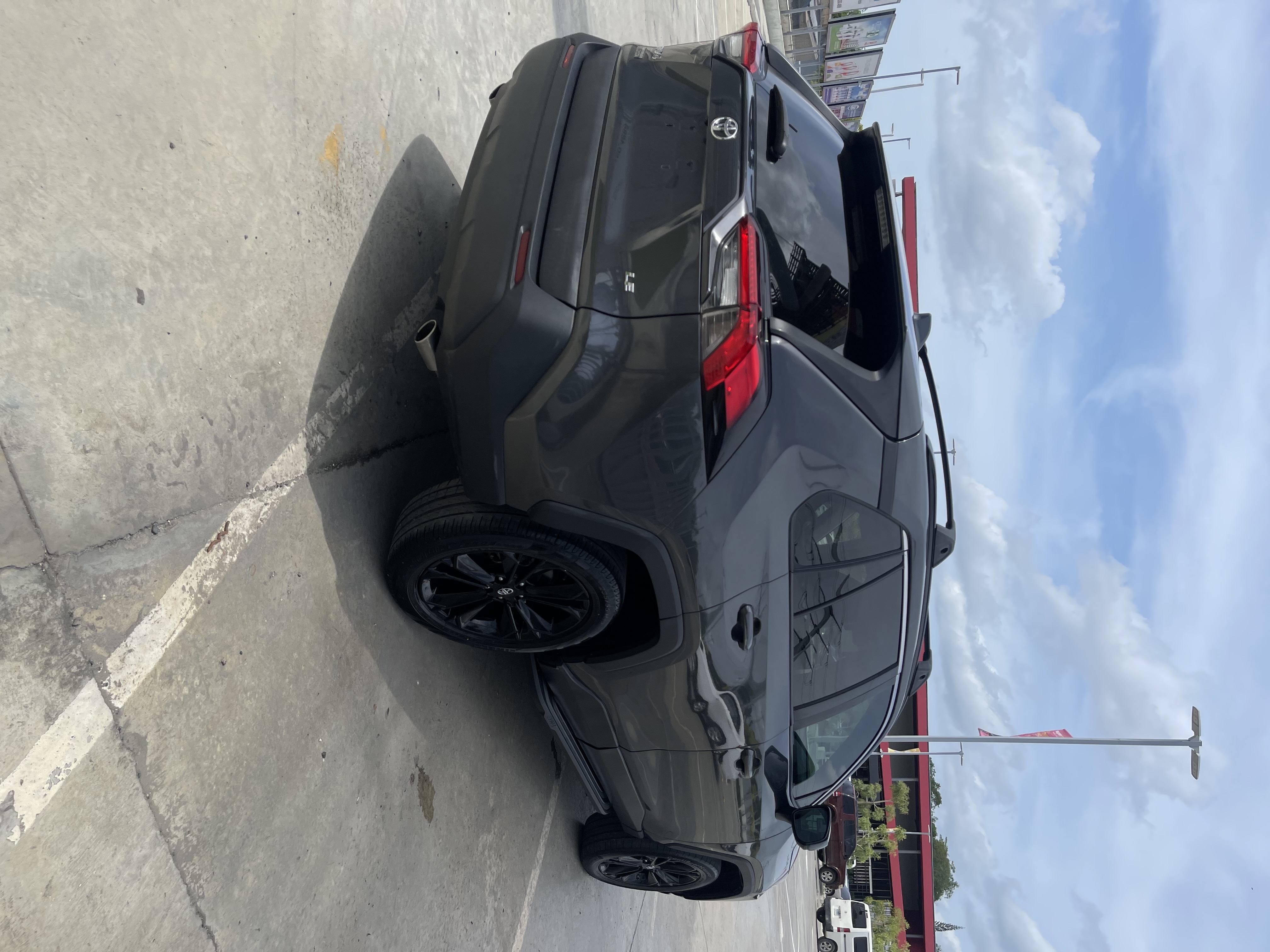 jeepetas y camionetas - SE VENDE PRECIO DE OFERTA TOYOTA RAV4 LE 2021 disponible para entrega inmediata  4