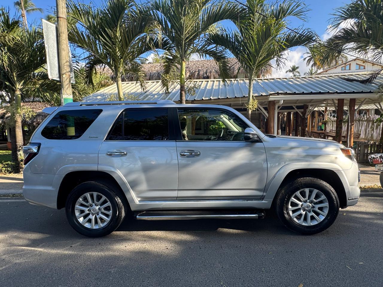 jeepetas y camionetas - TOYOTA 4 RUNNER LIMITED 2020 1
