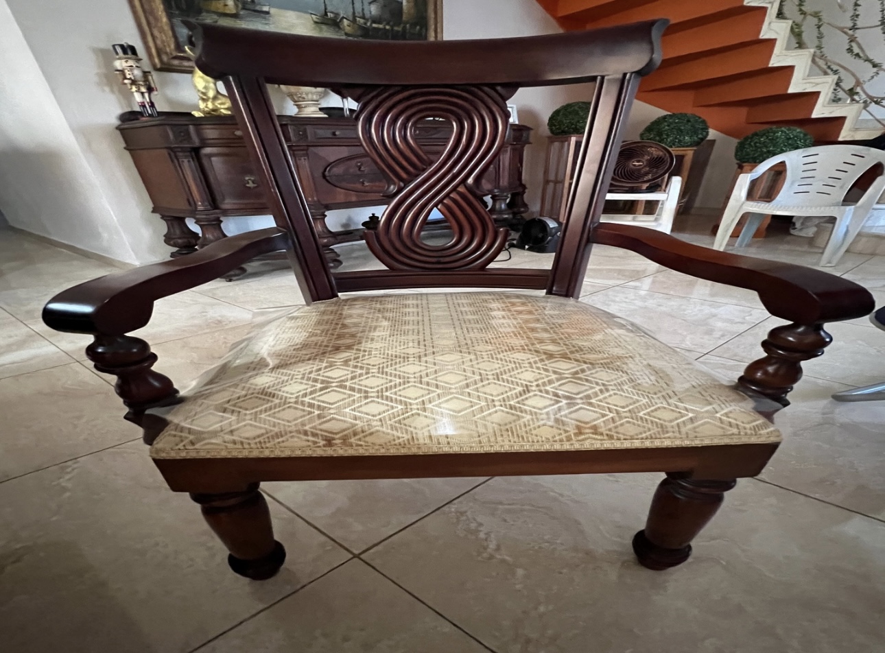 muebles y colchones - Comedor en caoba de 8 puestos. 2