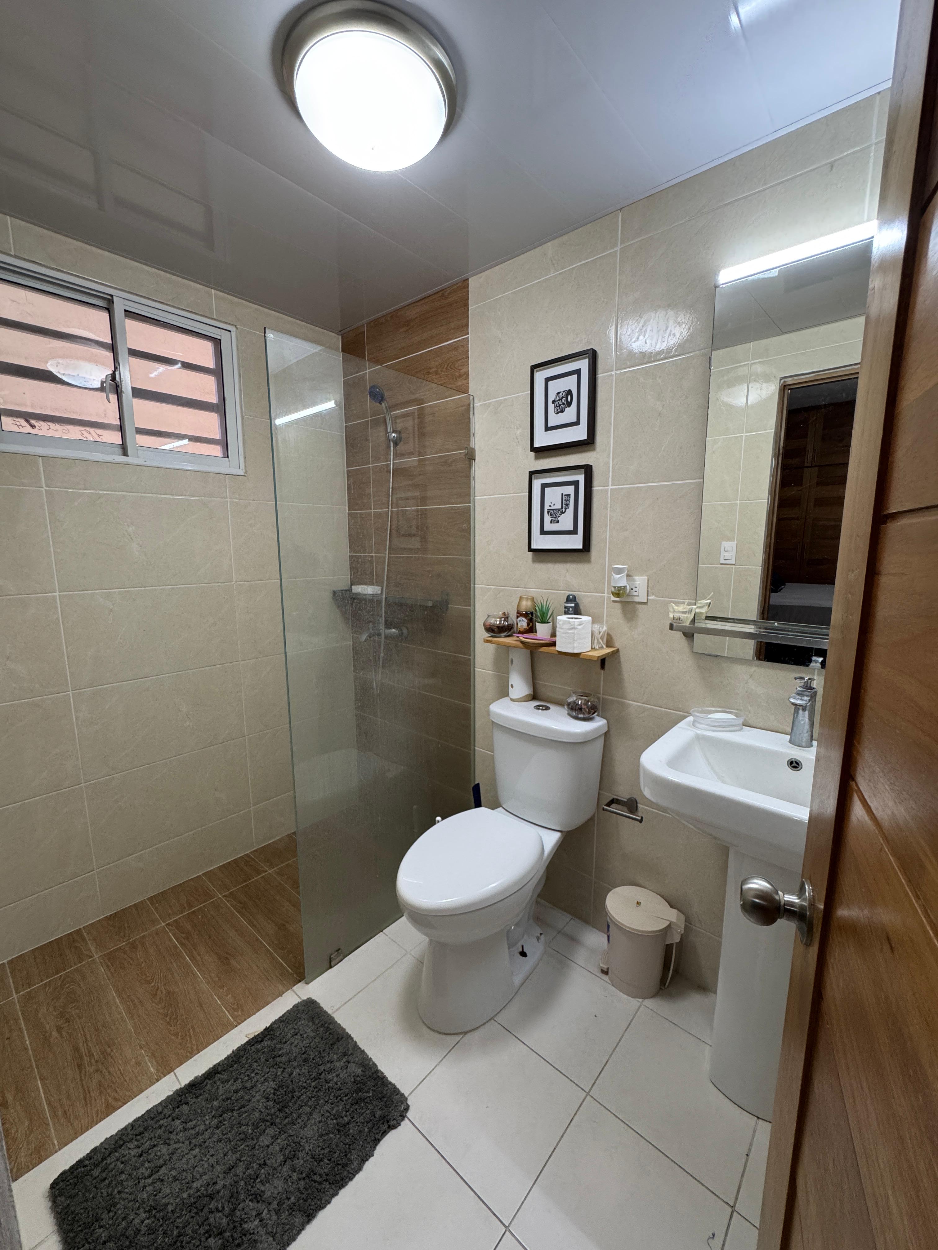 apartamentos - Vendo Apartamento 2do nivel en Villa Aura 4