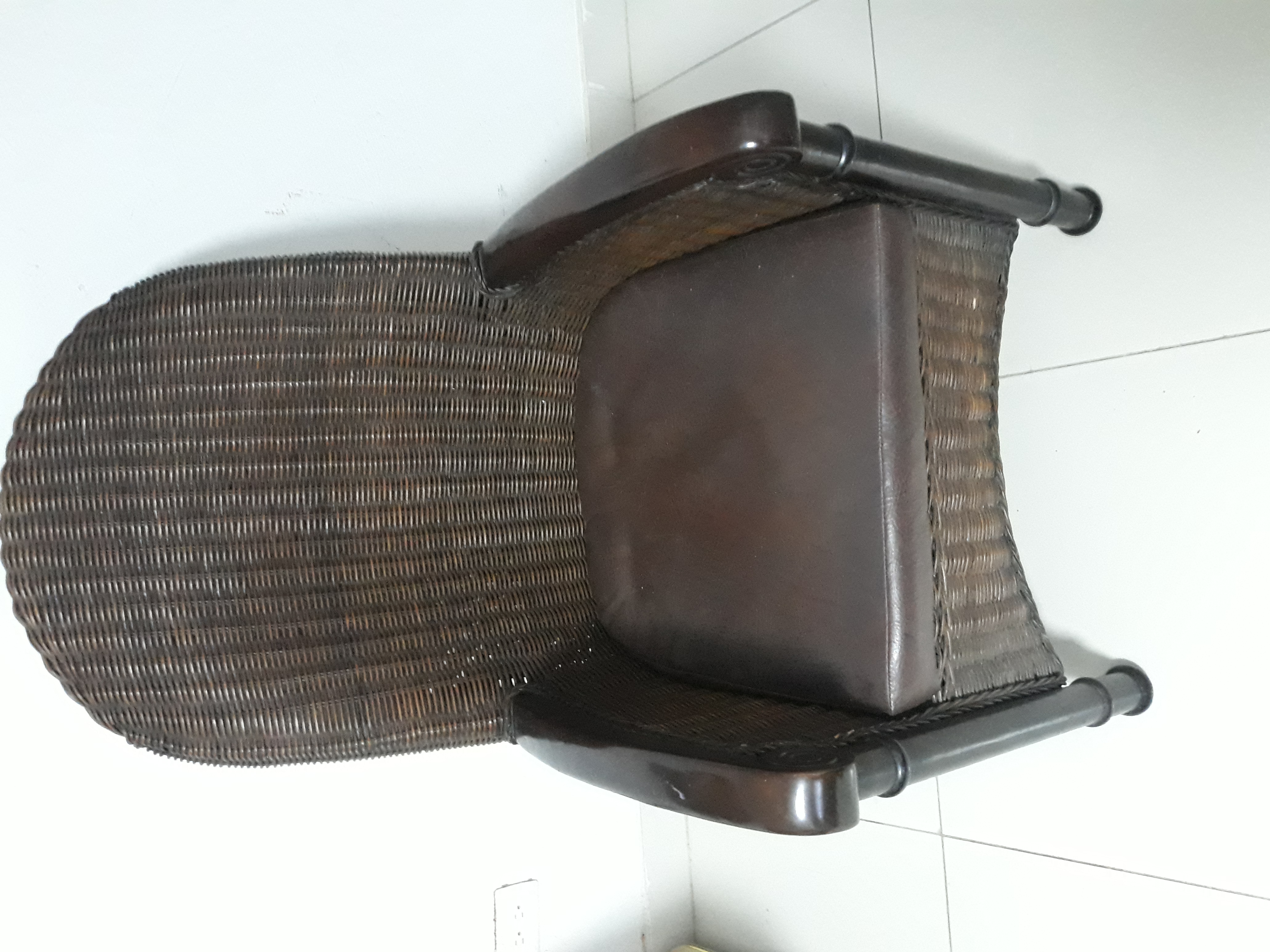 muebles y colchones - Vendo hermosa y cómoda silla  1