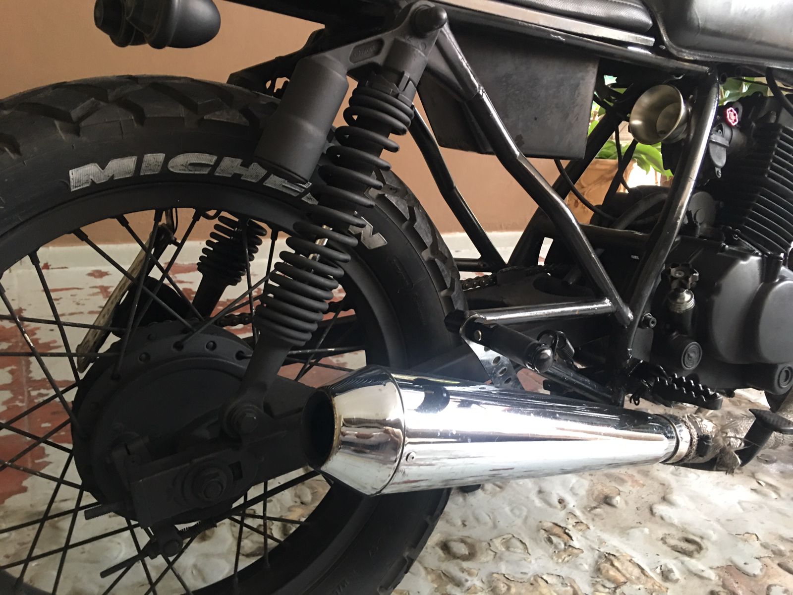 motores y pasolas - Motocicleta Yamaha Cafe Racer 250cc  7