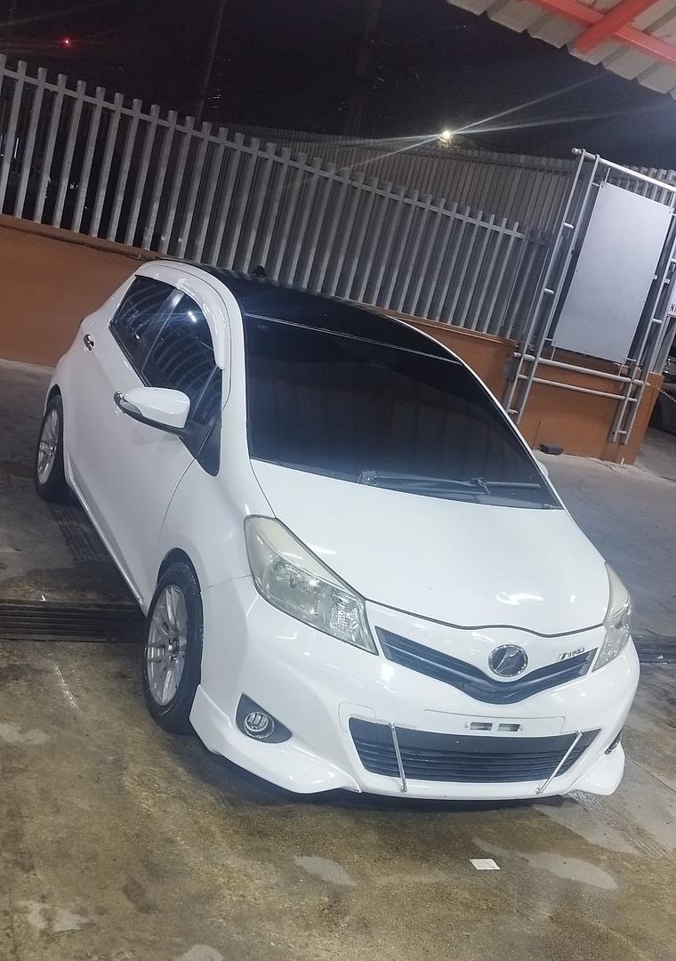 carros - Toyota Vitz 2012 3