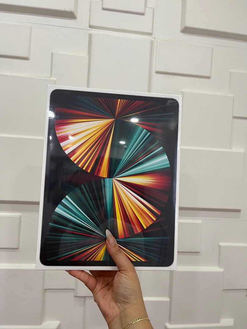 celulares y tabletas - IPAD PRO 5TH GENERACION 128GB 12.9-INCH WI-FI + CELL SILVER NUEVA-SELLADA 0