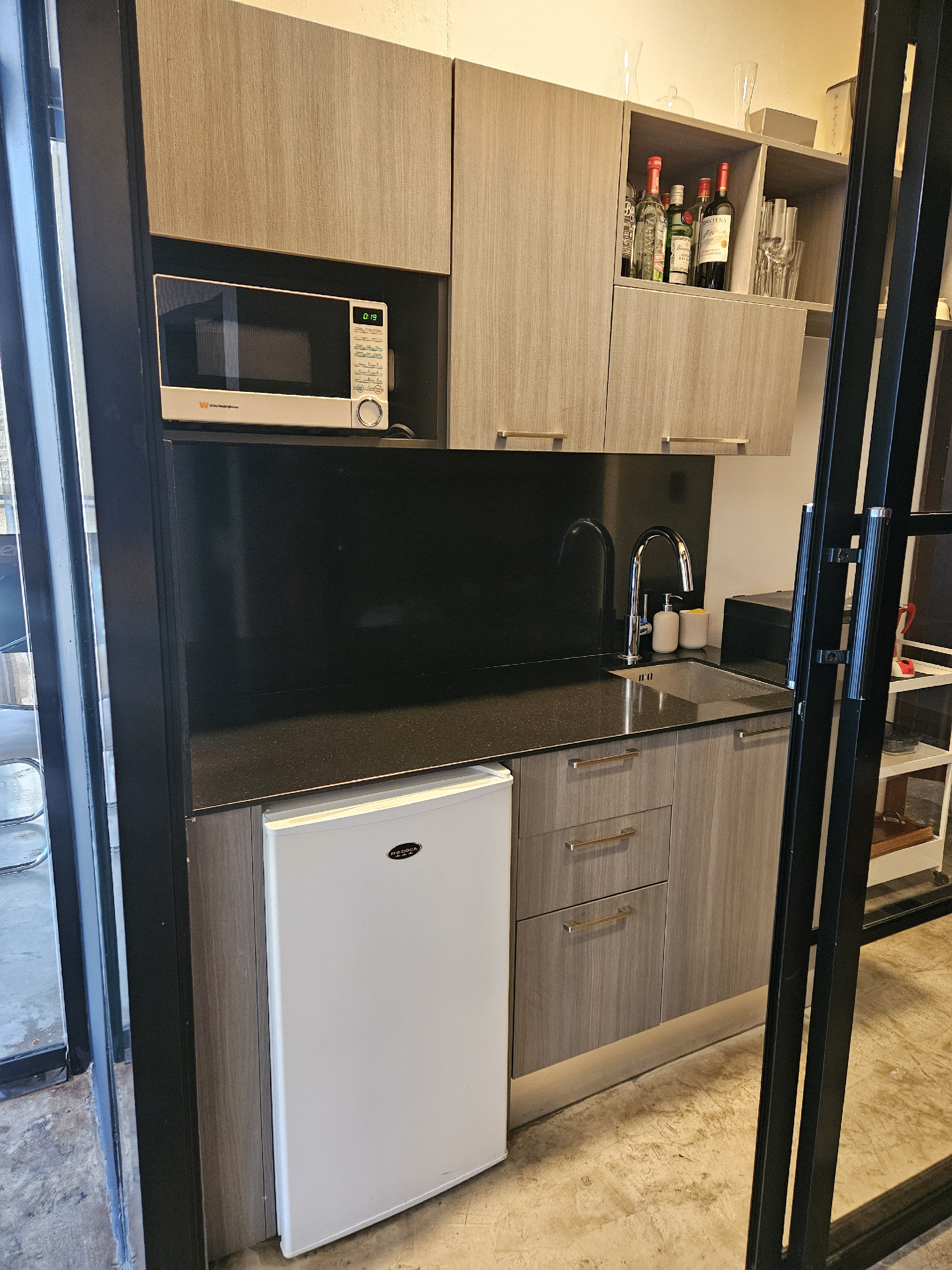 cocina - Módulo de kitchenette moderno – Gabinetes +Tope incluido (sin electrodomésticos) 1
