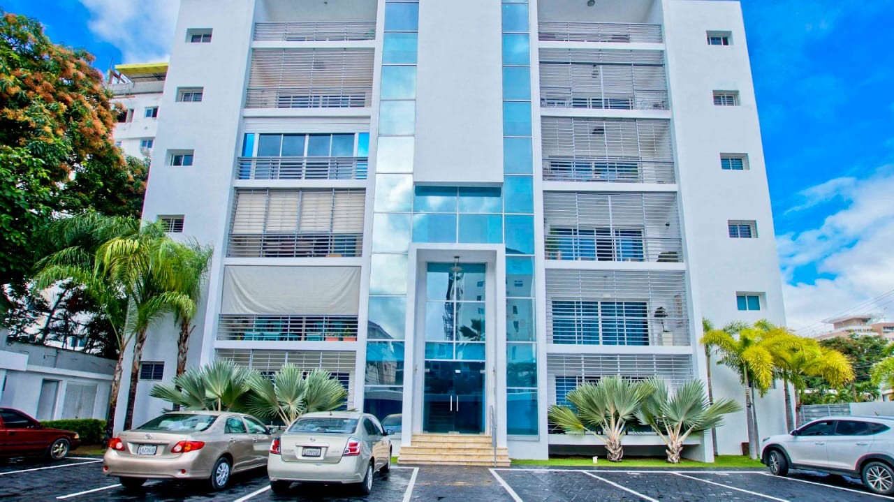 apartamentos - Hermoso y Amplio Apartamento Amueblado en Alquiler en La Esmeralda  3