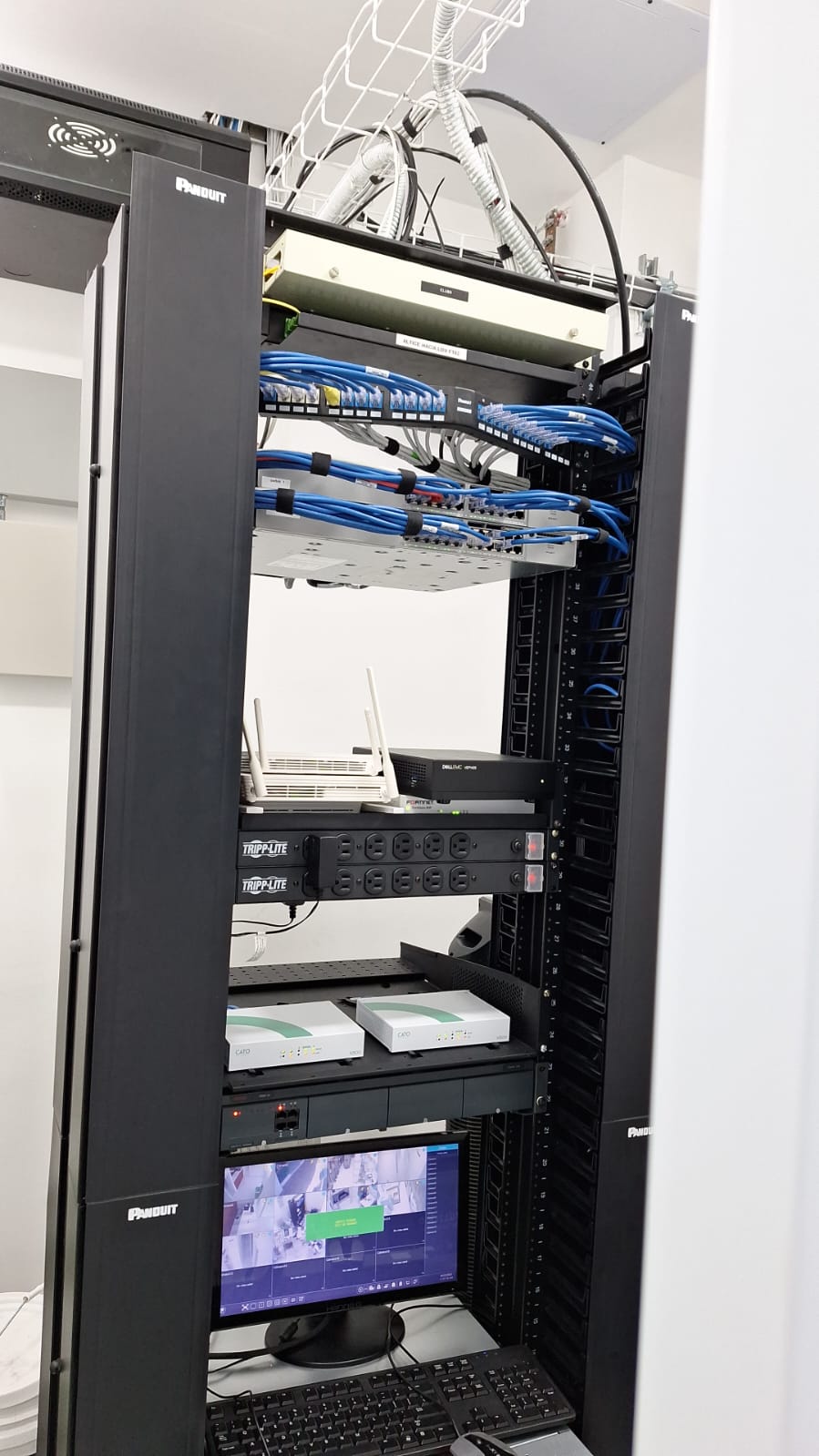 equipos profesionales - Vendo de Oportunidad Un Rack para Redes